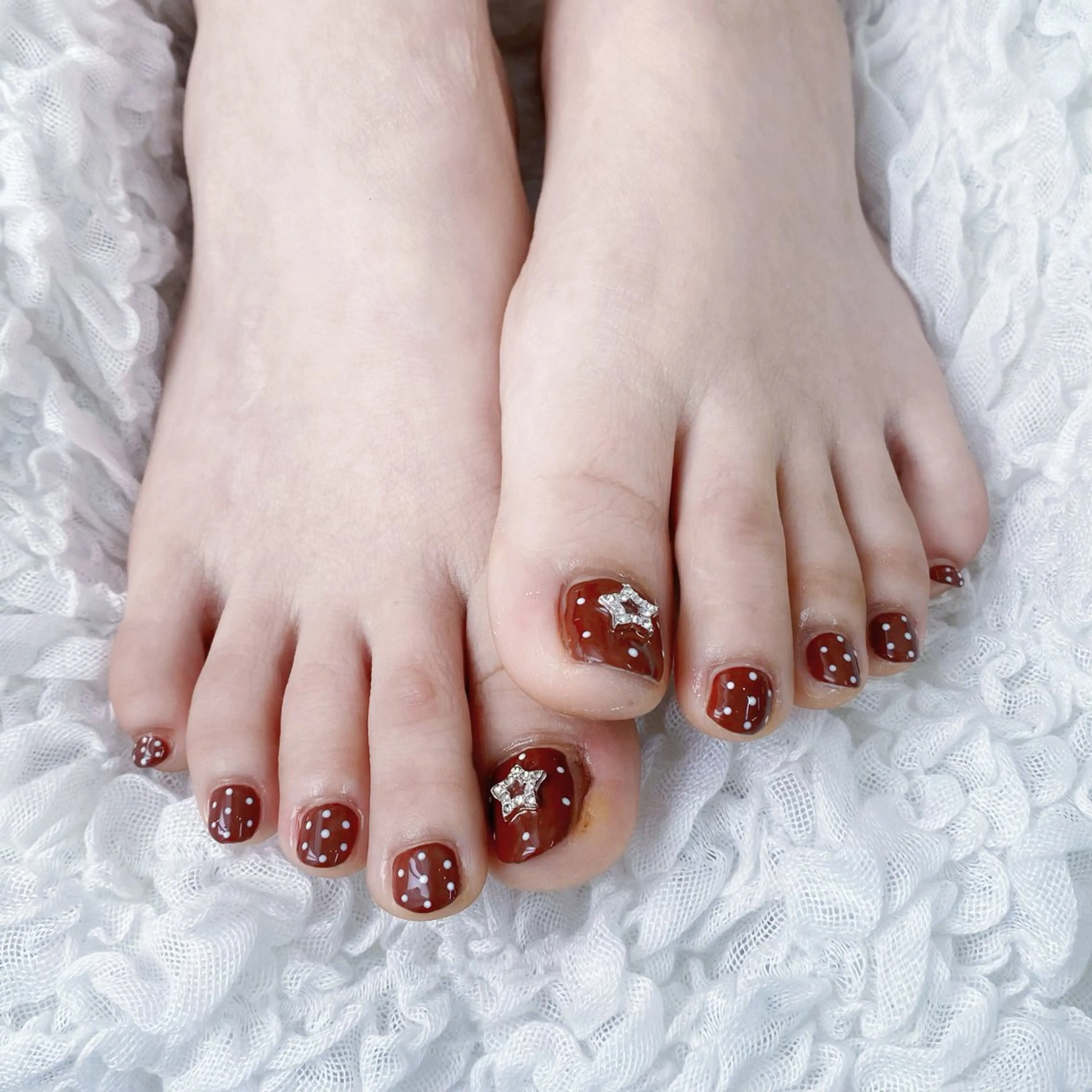 カラー グラデーションカラー ピンクカラー フットネイル AIN Nailのネイルデザイン