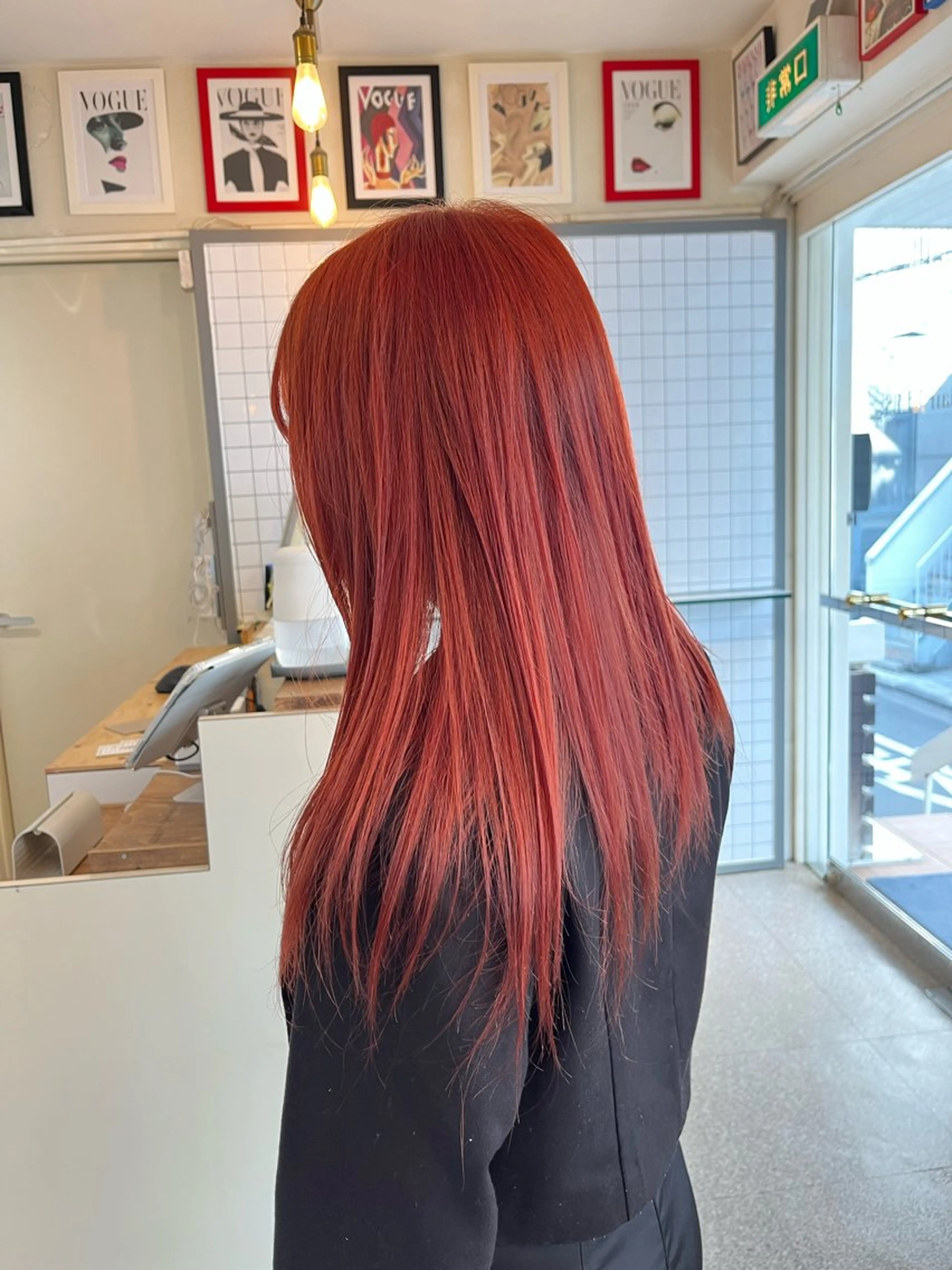 セミロング エクステ ハイトーン 💭黒崎ハルカのヘアスタイル