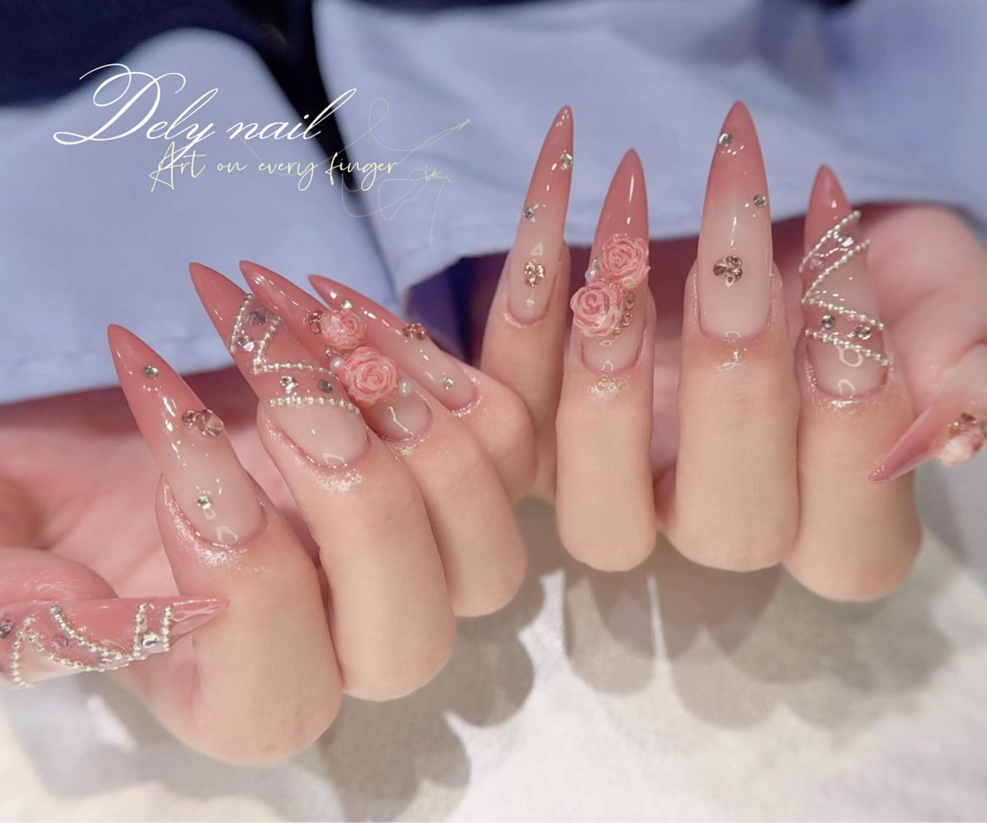 ロング ハンドネイル Dely Nailのネイルデザイン