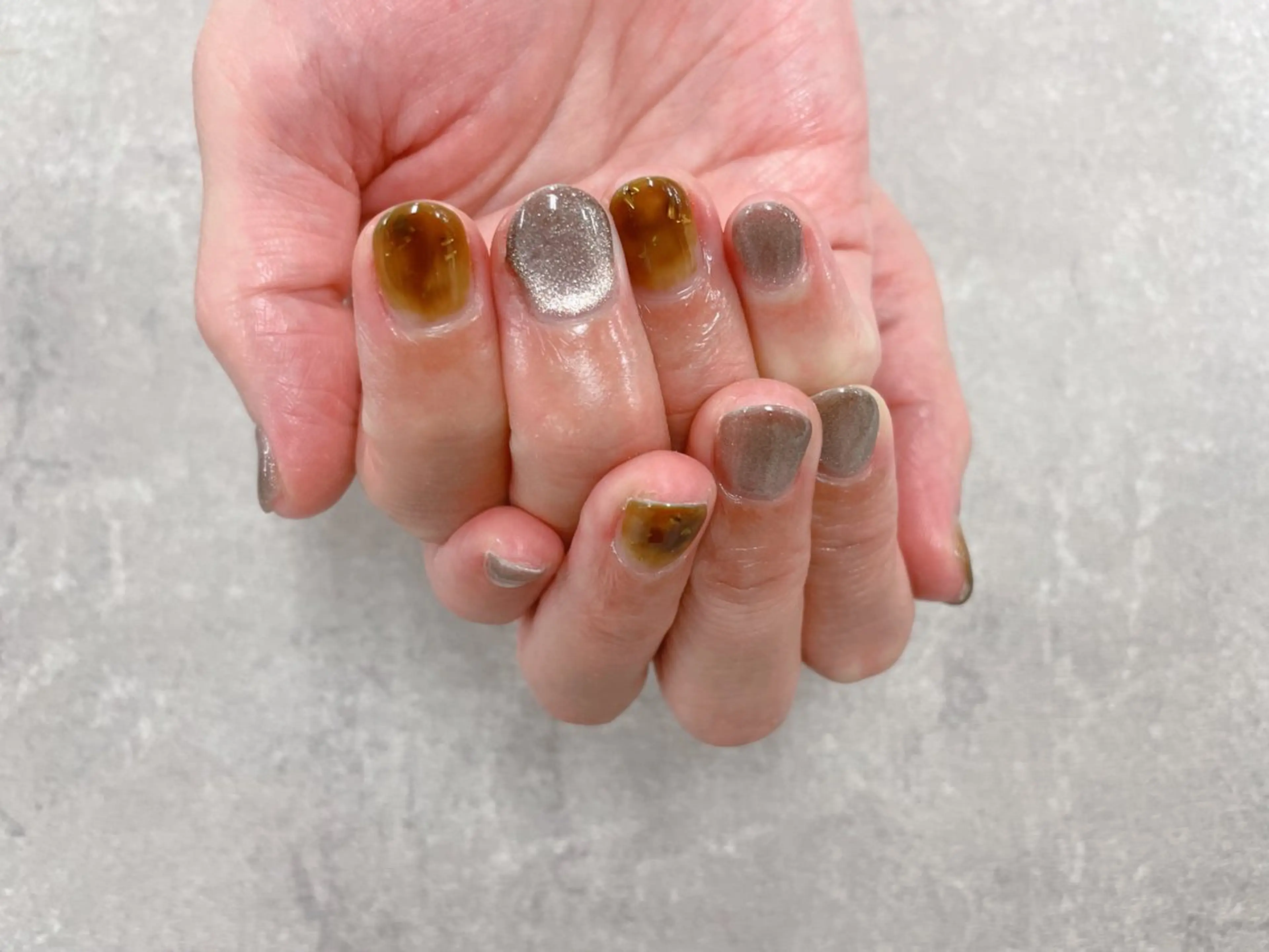 ネイル マグネットネイル ニュアンスネイル ハンドネイル foglia❁﻿. ⌇﻿imamuraのネイルデザイン