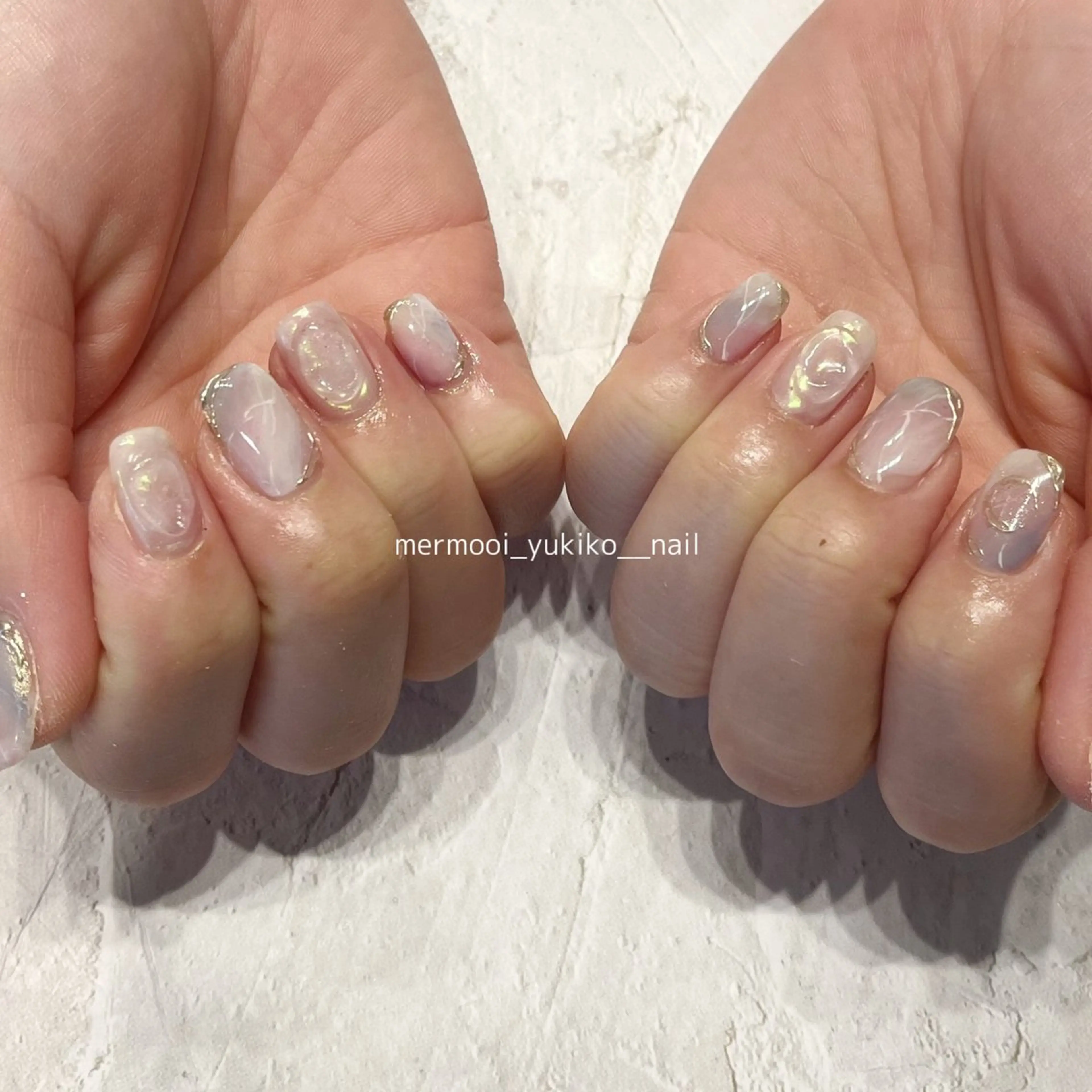 ネイル アートネイル ジェルネイル ゴールド 韓国ネイル 大理石ネイル(マーブル) ハンドネイル melumooi nailのネイルデザイン