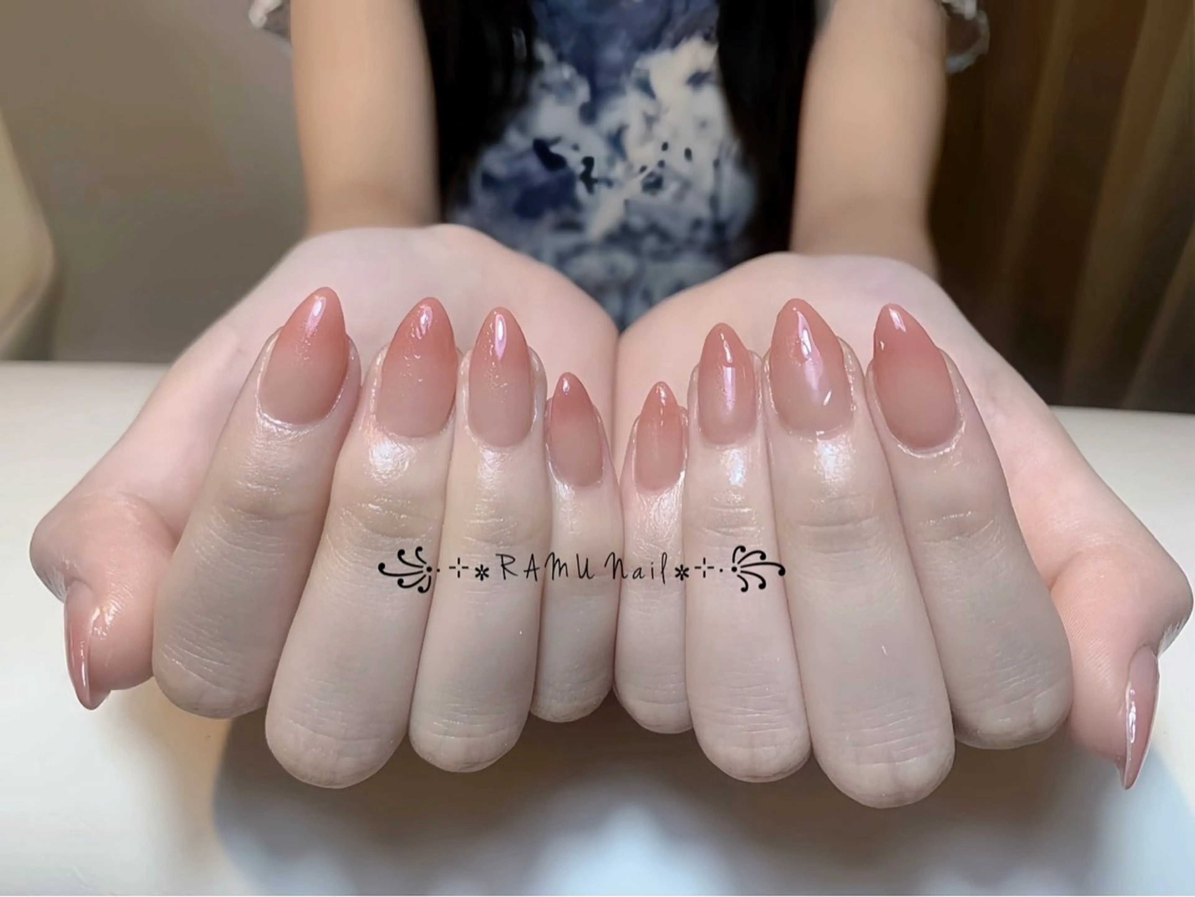 ネイル キラキラネイル マグネットネイル ミラーネイル ピンク ワンホンネイル ハンドネイル RAMU Nail 恵比寿店のネイルデザイン