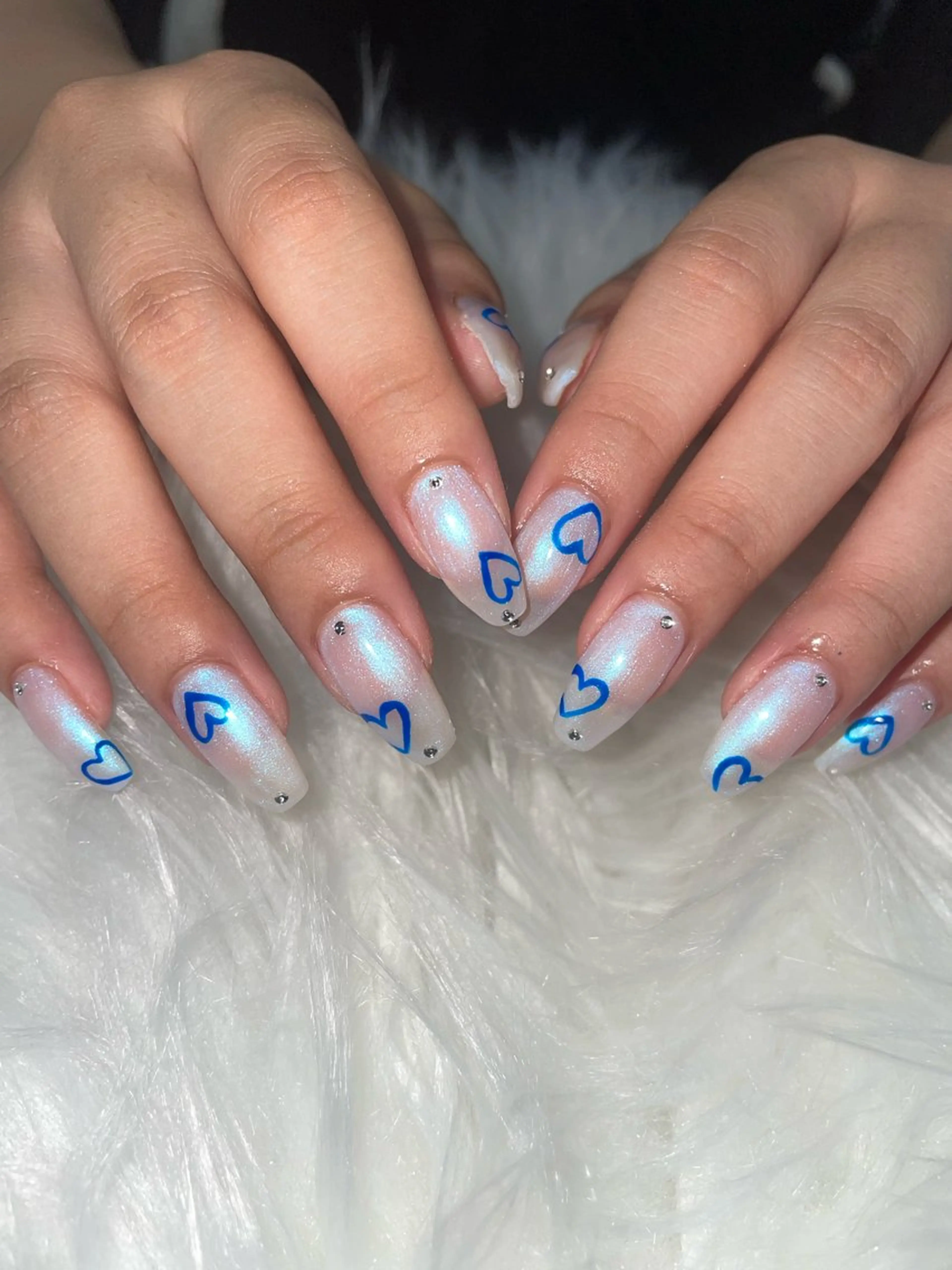 ネイル オーロラネイル ブルー ジェルネイル ハート Nailstudio Hulmのネイルデザイン