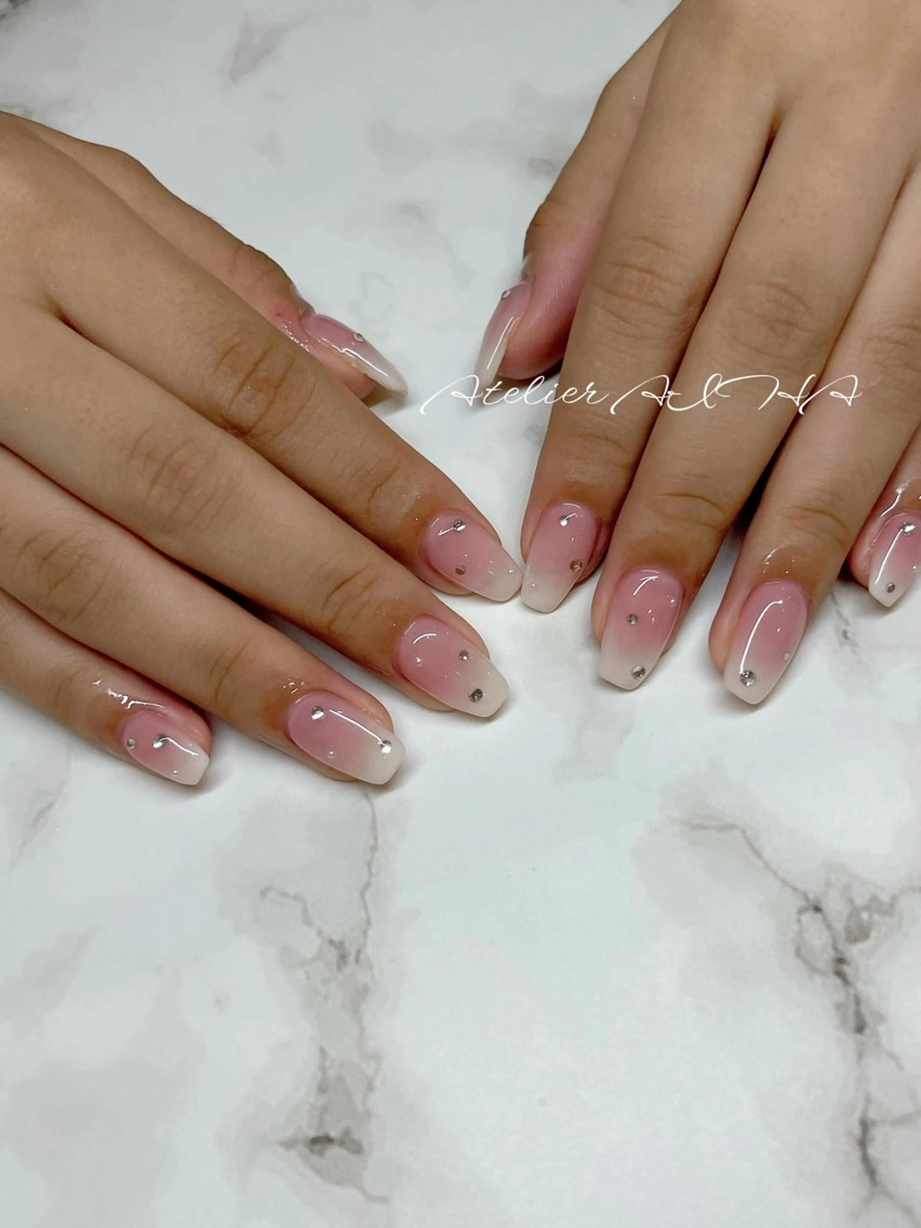 ミディアム アトリエAIHA所属・アトリエAIHA★ フィルイン推奨サロンのネイルデザイン