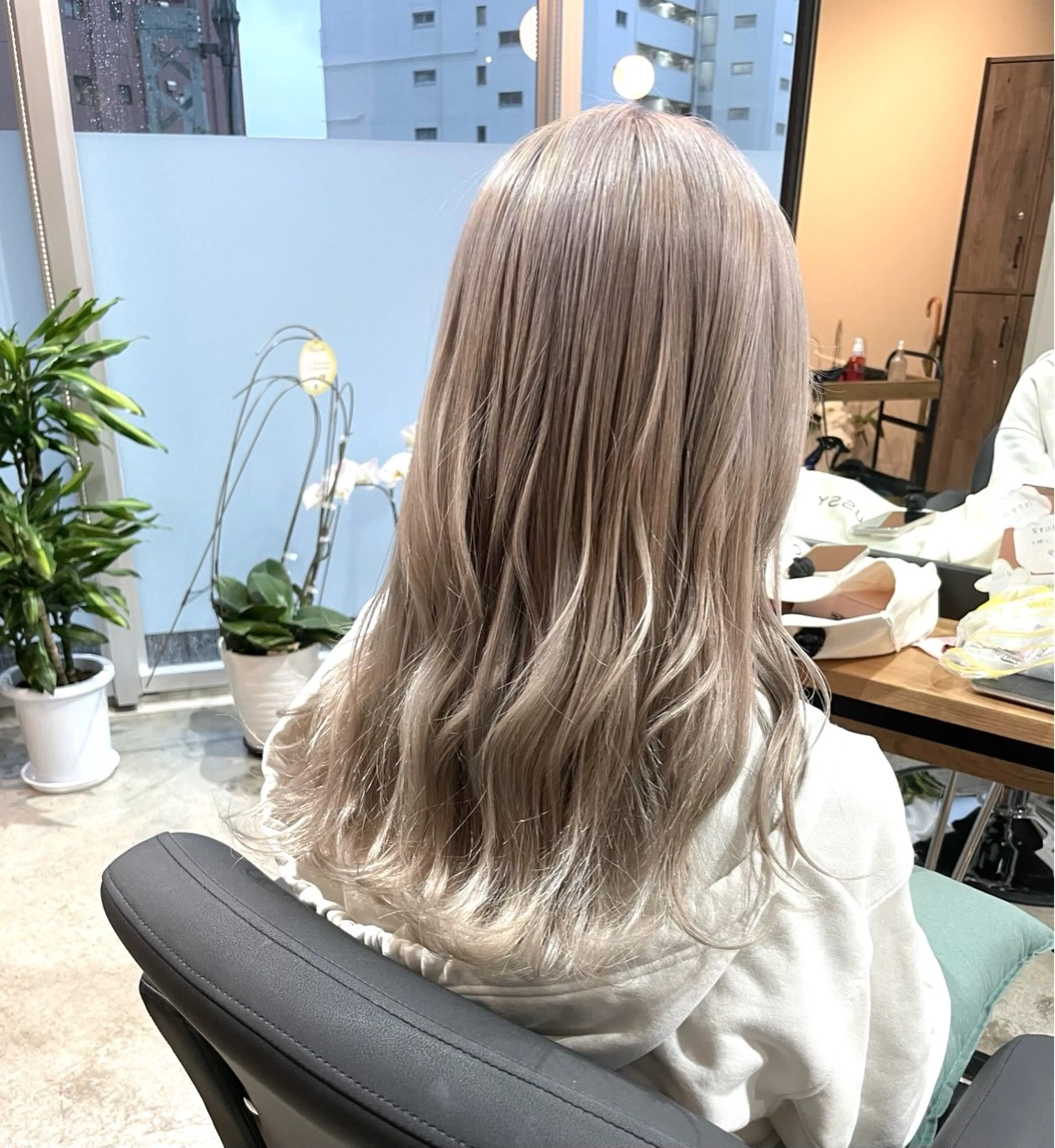 ロング カラー ヘアカラー トリートメント ✨髪質改善/ハイトー ン/艶髪高山のヘアスタイル