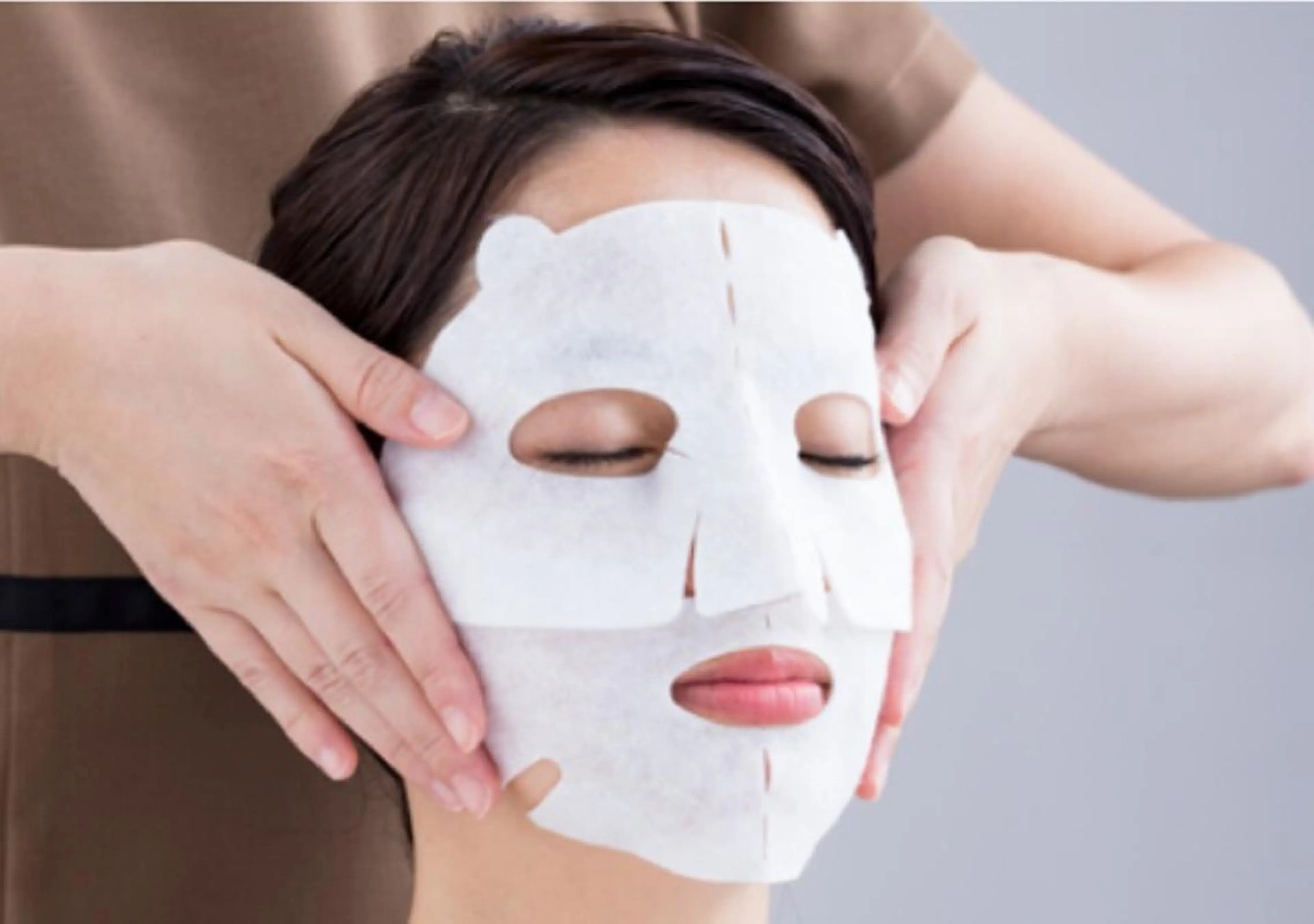 小顔・毛穴・たるみ ネイル　似内真樹のエステ・リラクイメージ