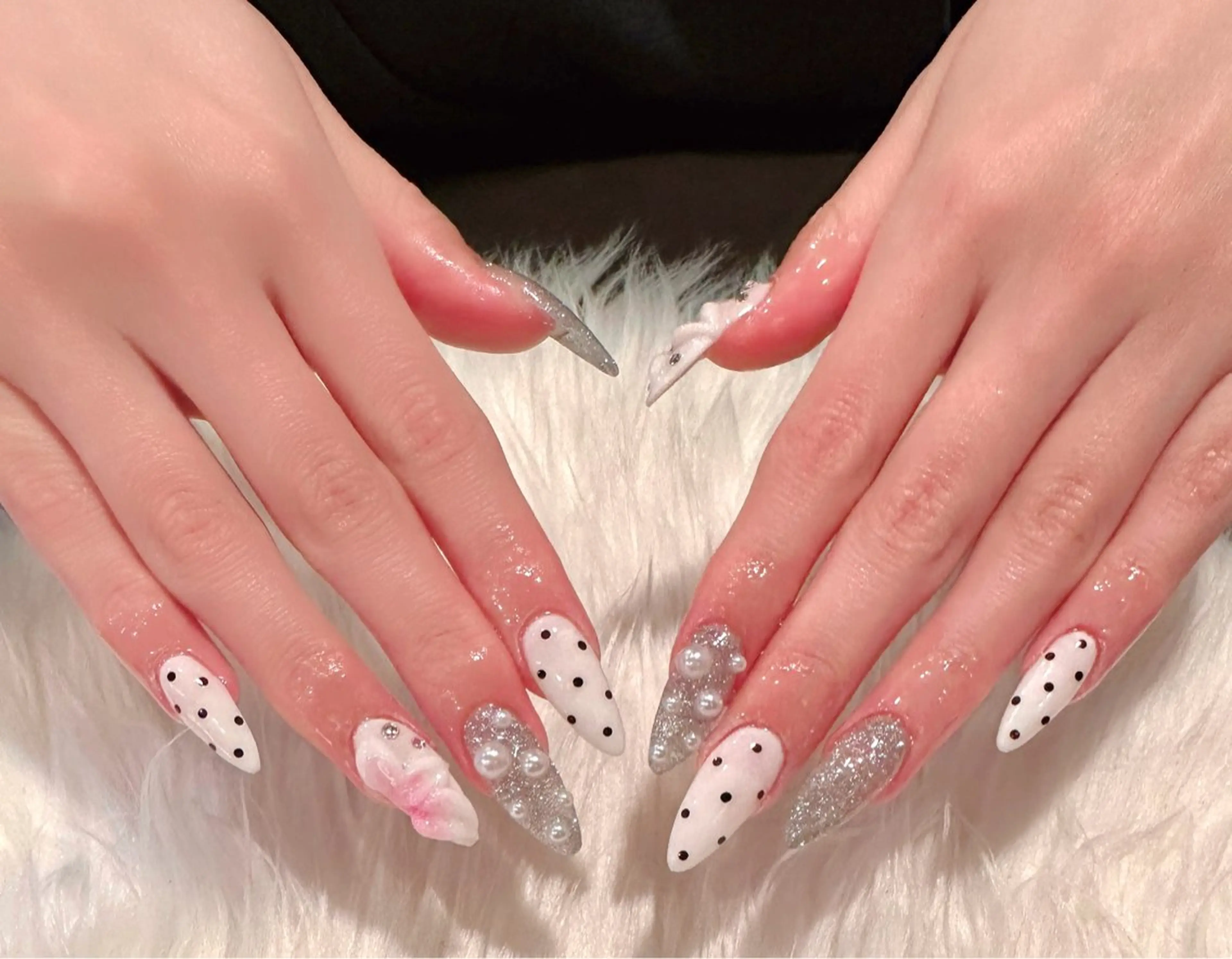 ネイル アートネイル ドット 長さ出し 持ち込み ネイルチップ ハンドネイル nail untitled🎀のネイルデザイン