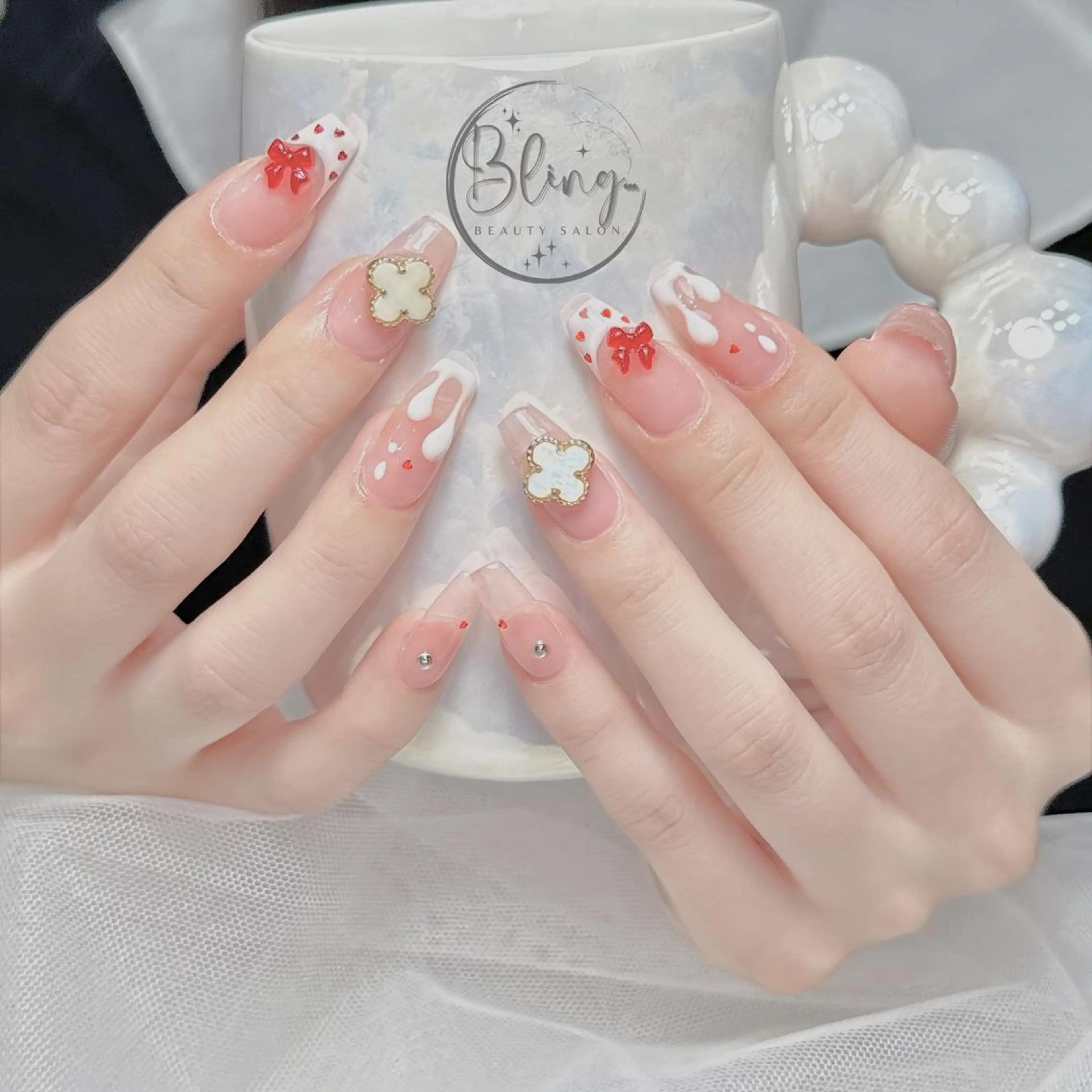 ロング 韓国風ヘア ハンドネイル 波 なみのネイルデザイン