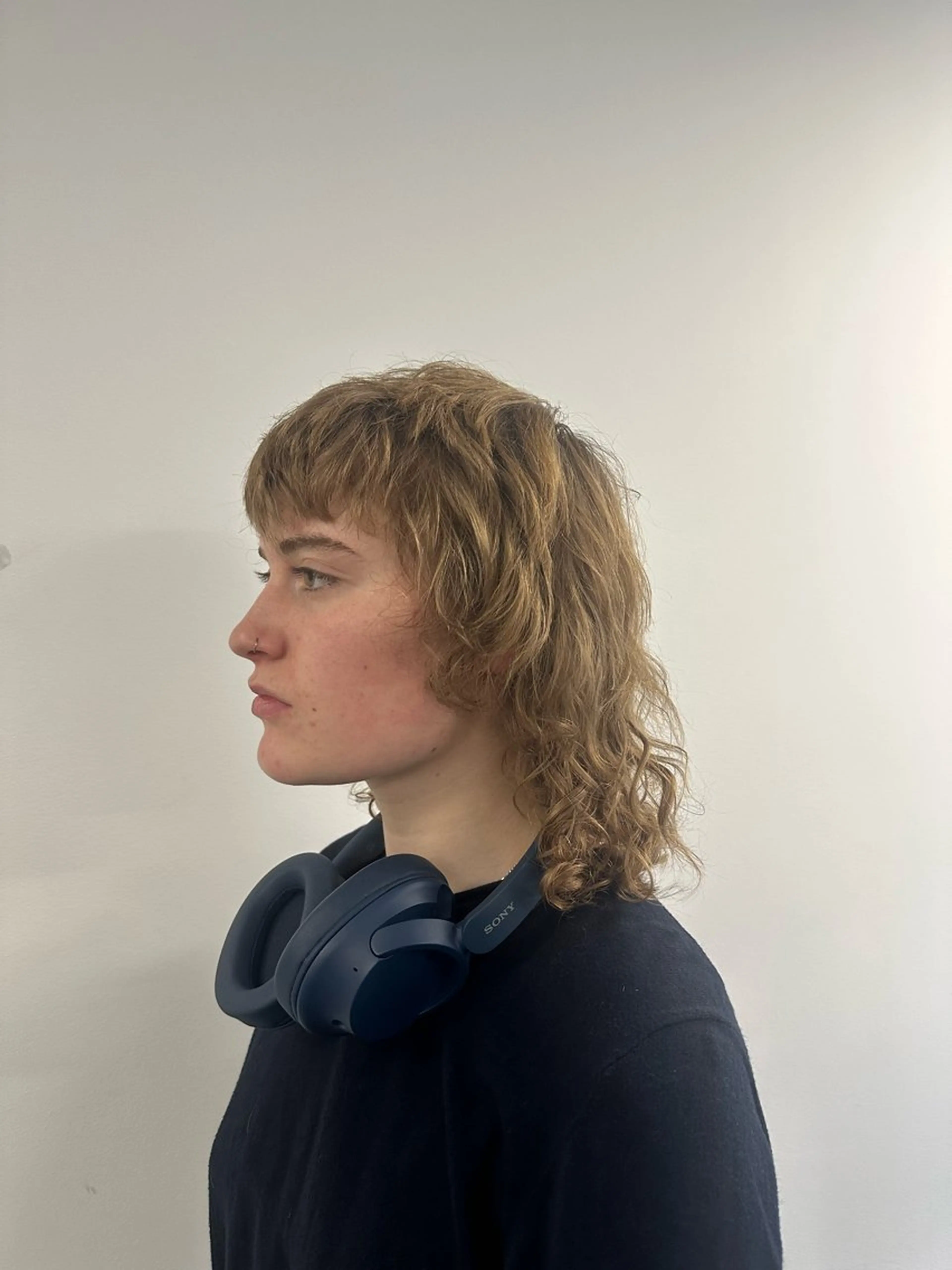 ミディアム タイトボブ個性派カラ ーAKANEのヘアスタイル