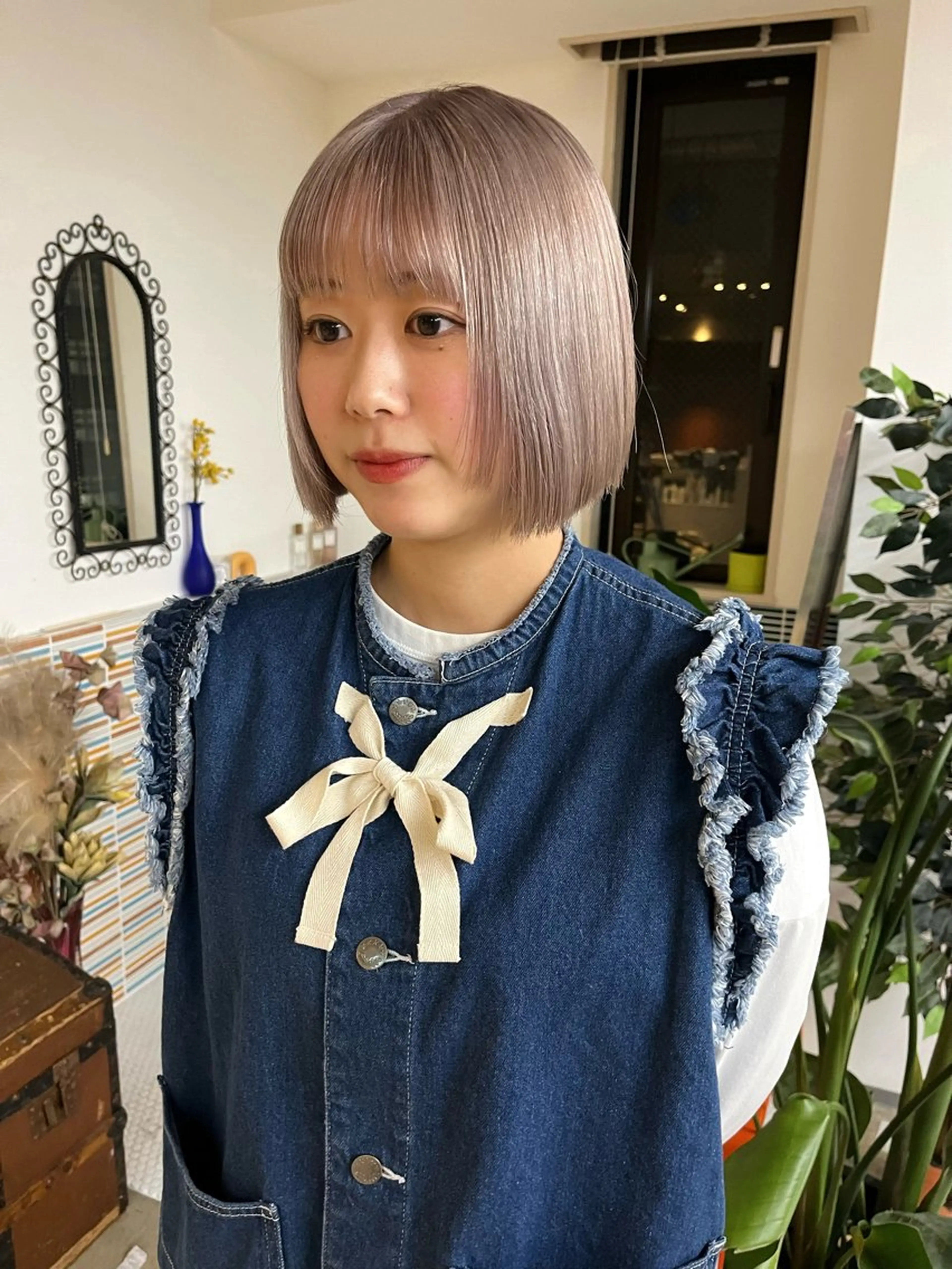 ミディアム カラー ブリーチ グレージュ ミルクティーグレージュ カット ヘアカラー トリートメント 🩷ハイトーン透明感 レイヤー🩷ユリカのヘアスタイル