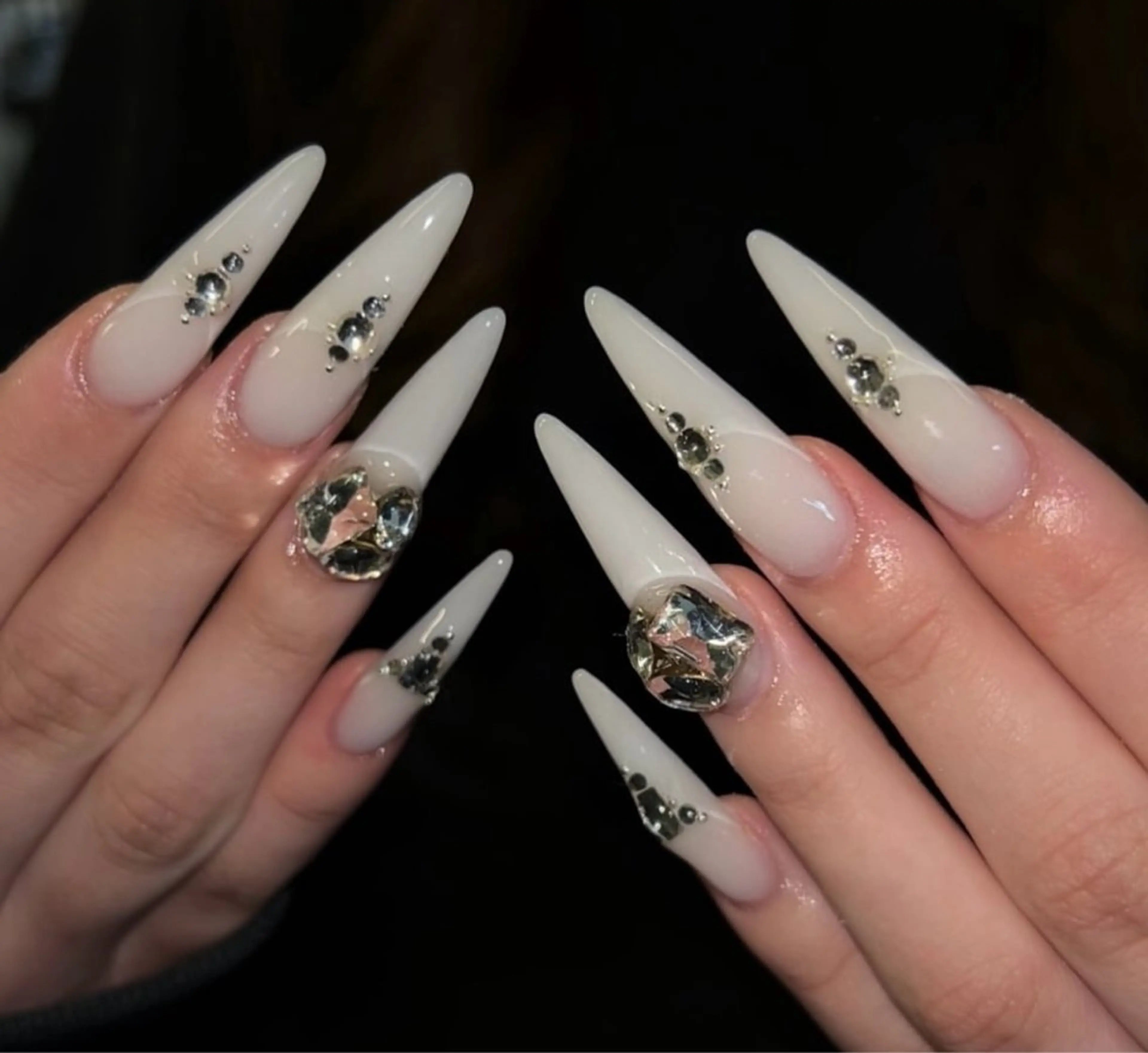 ネイル グラデーション キラキラネイル ワンカラーネイル 冬ネイル Jenn Nail Salonのネイルデザイン