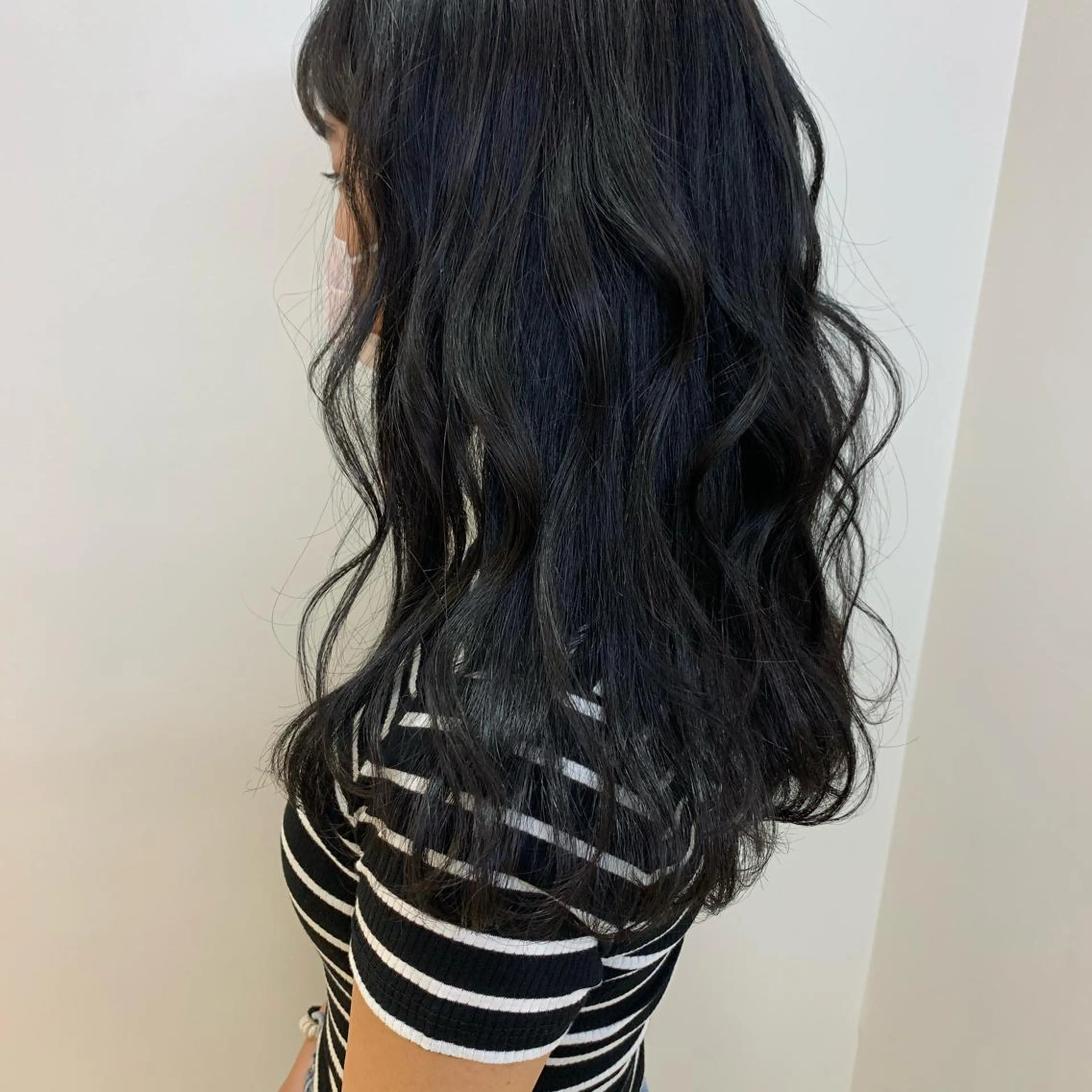 ロング カラー 黒髪 ブルーカラー ブルーブラック yuka .のヘアスタイル