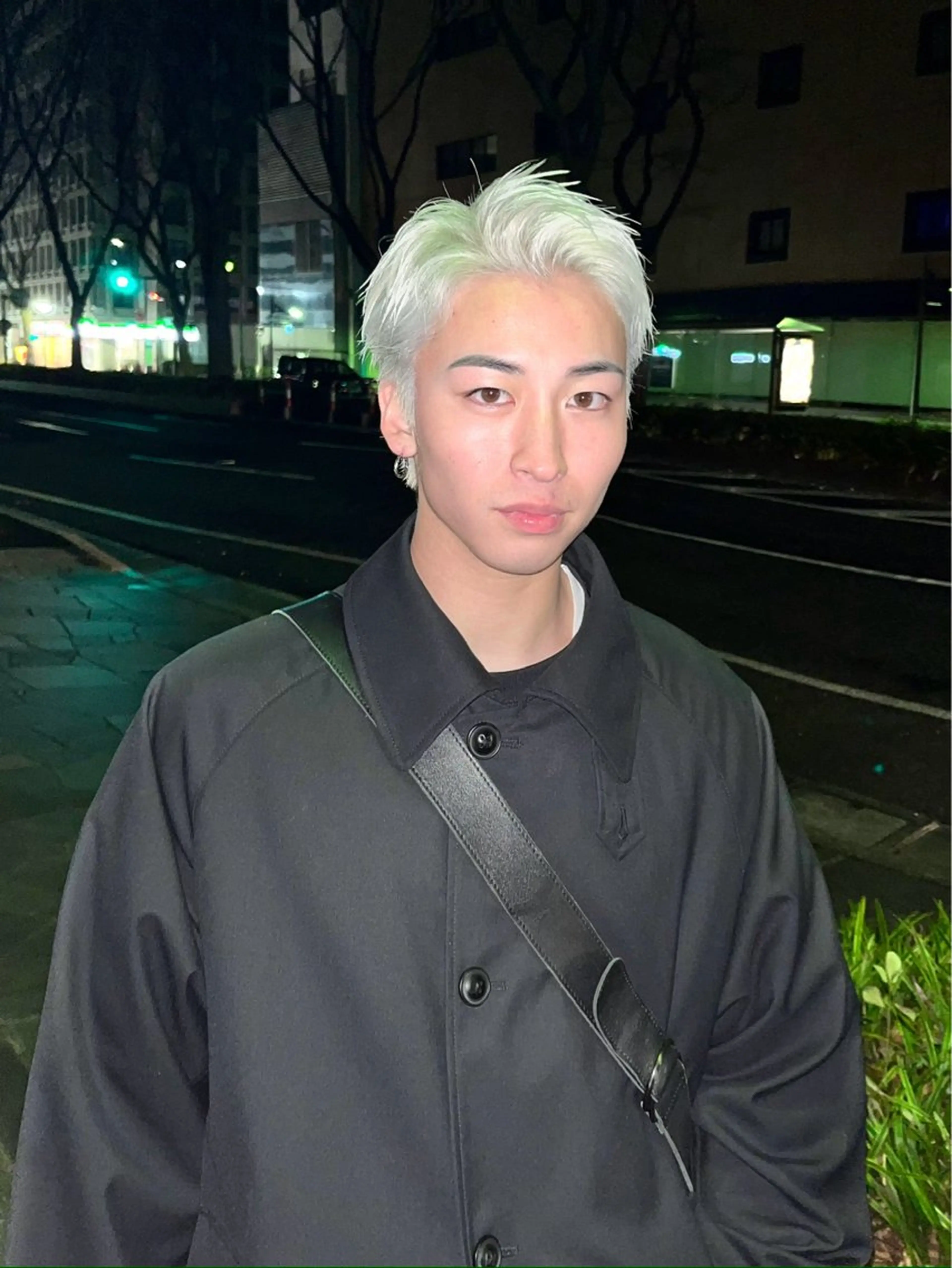 ショート カラー メンズ メンズブリーチ メンズハイトーン ブリーチ ケアブリーチ ハイトーンカラー TOTA 唯一無二カラーのヘアスタイル