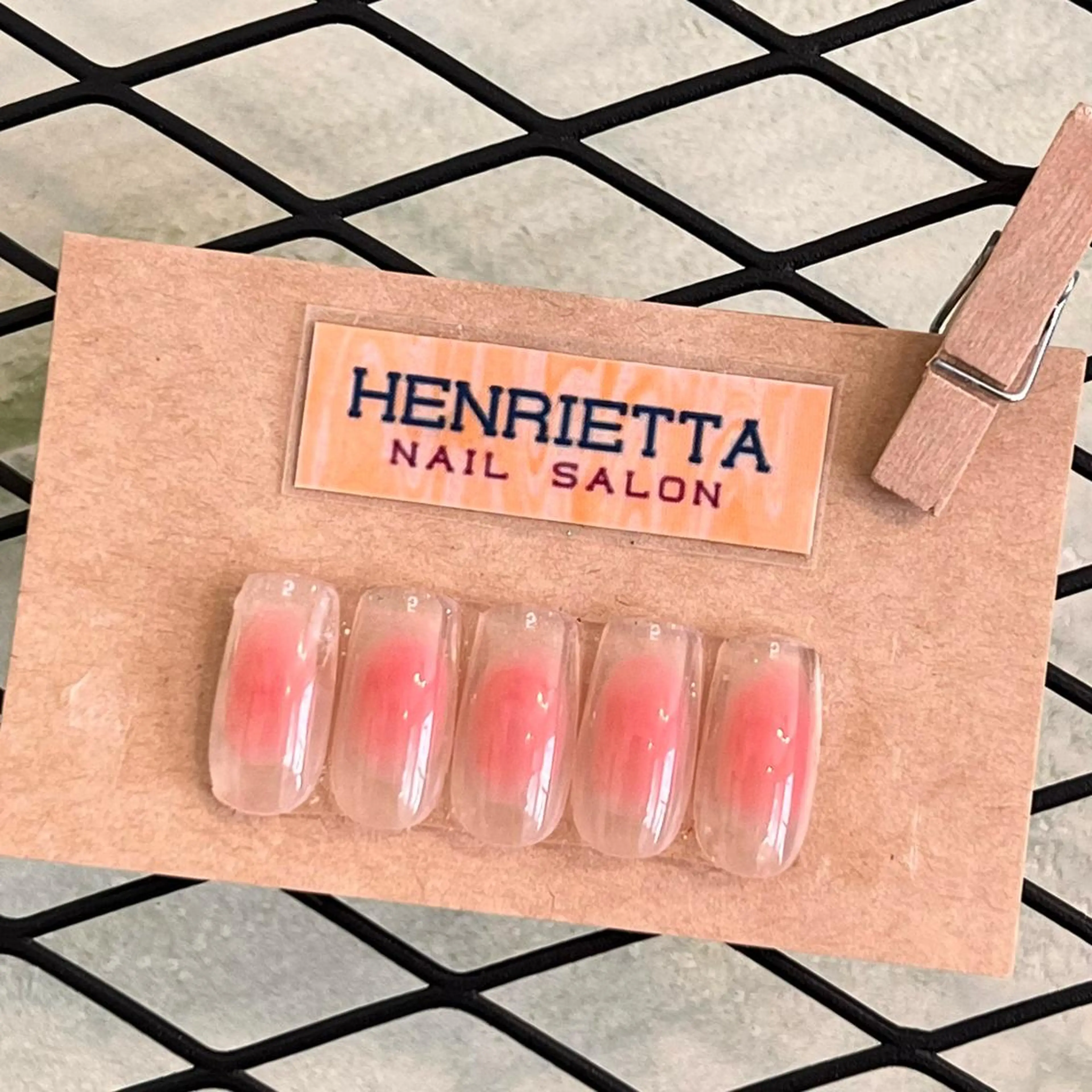 ネイル チークネイル クリアネイル ハンドネイル HENRIETTA NAILSALONのネイルデザイン