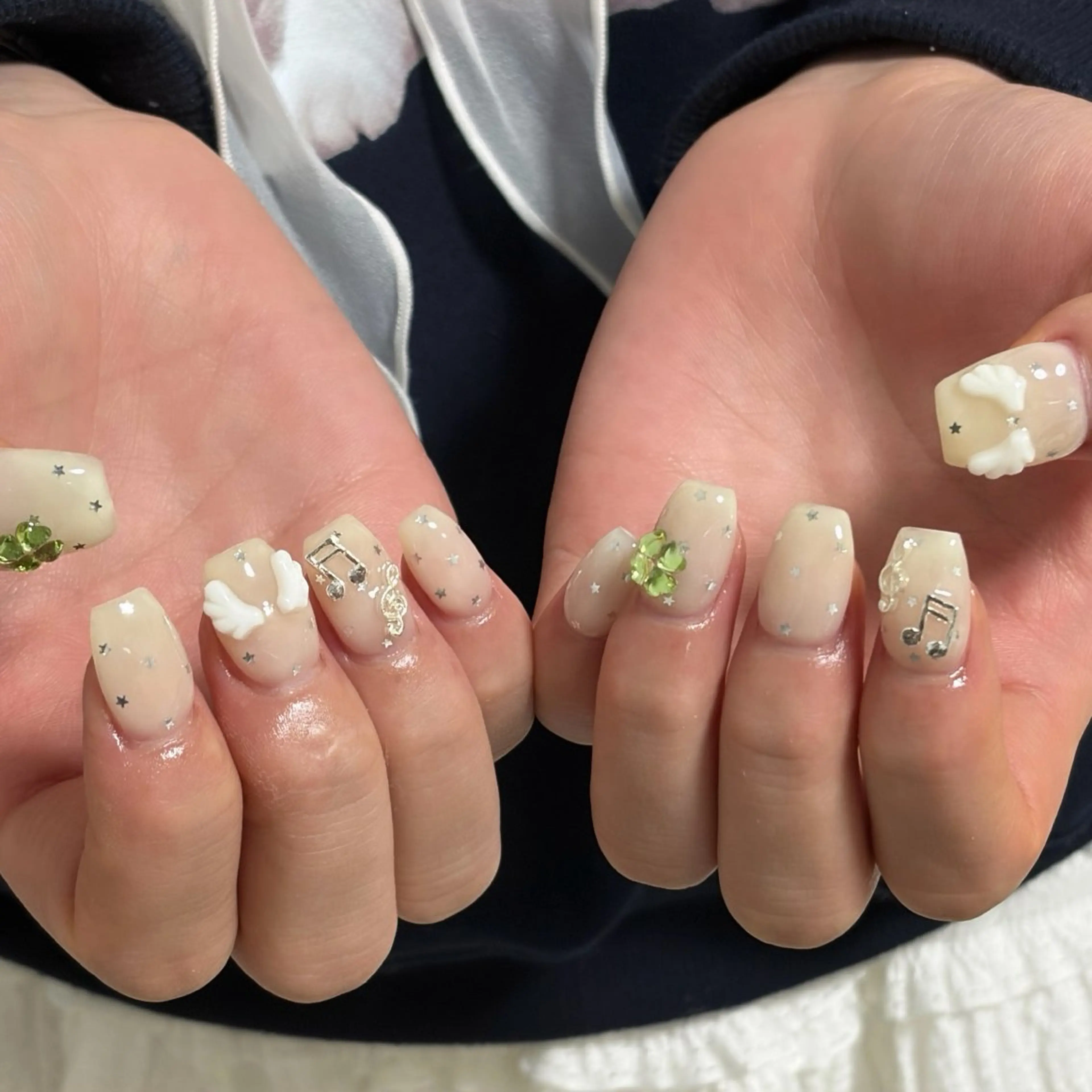 ネイル ハンドネイル フットネイル 直方市ネイルサロン minuitのネイルデザイン