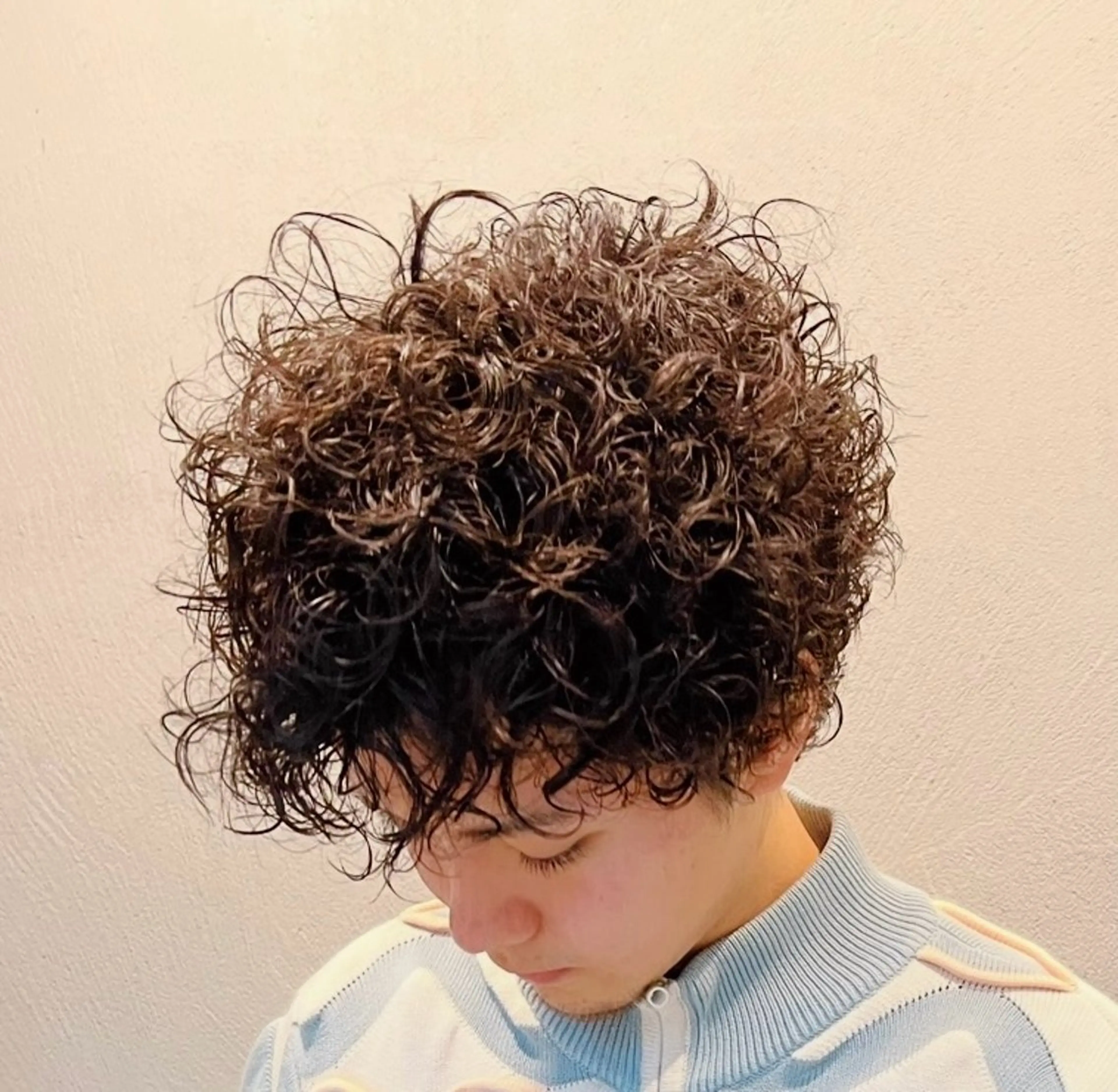 【強めのパーマで印象UP】メンズカット＋ツイスト／スパイラルの写真