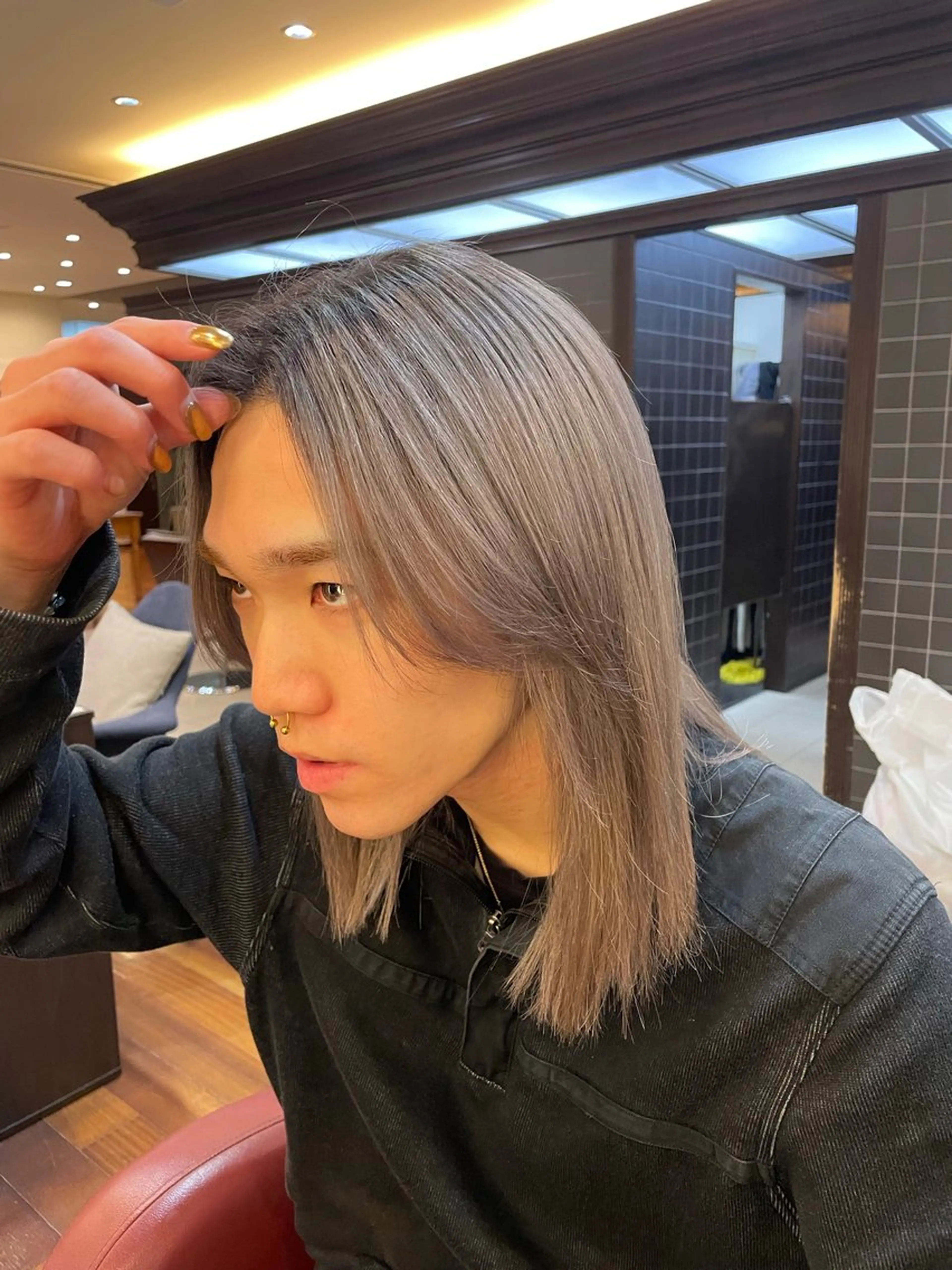 カラー miu .のヘアスタイル