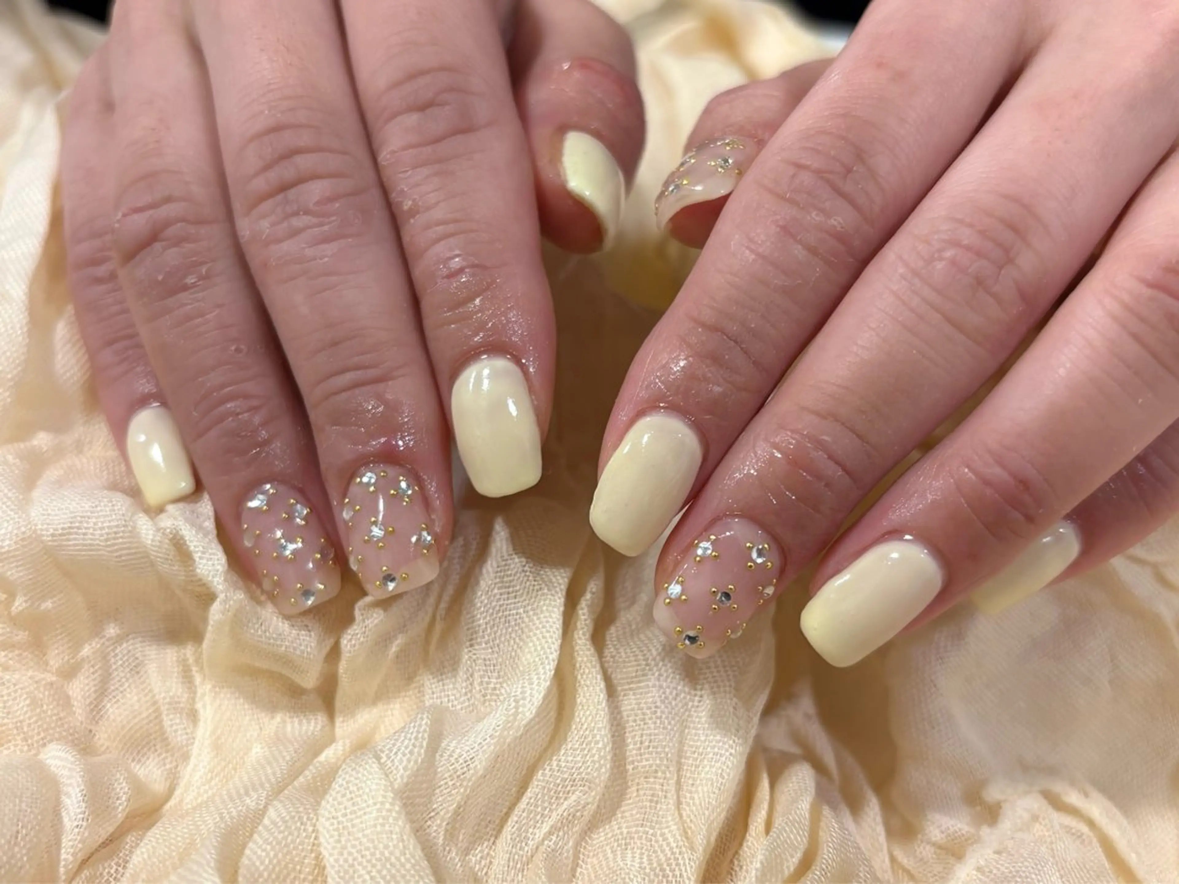 ネイル 黄色 ハンドネイル Lino中目黒 🎀 パラジェルのネイルデザイン