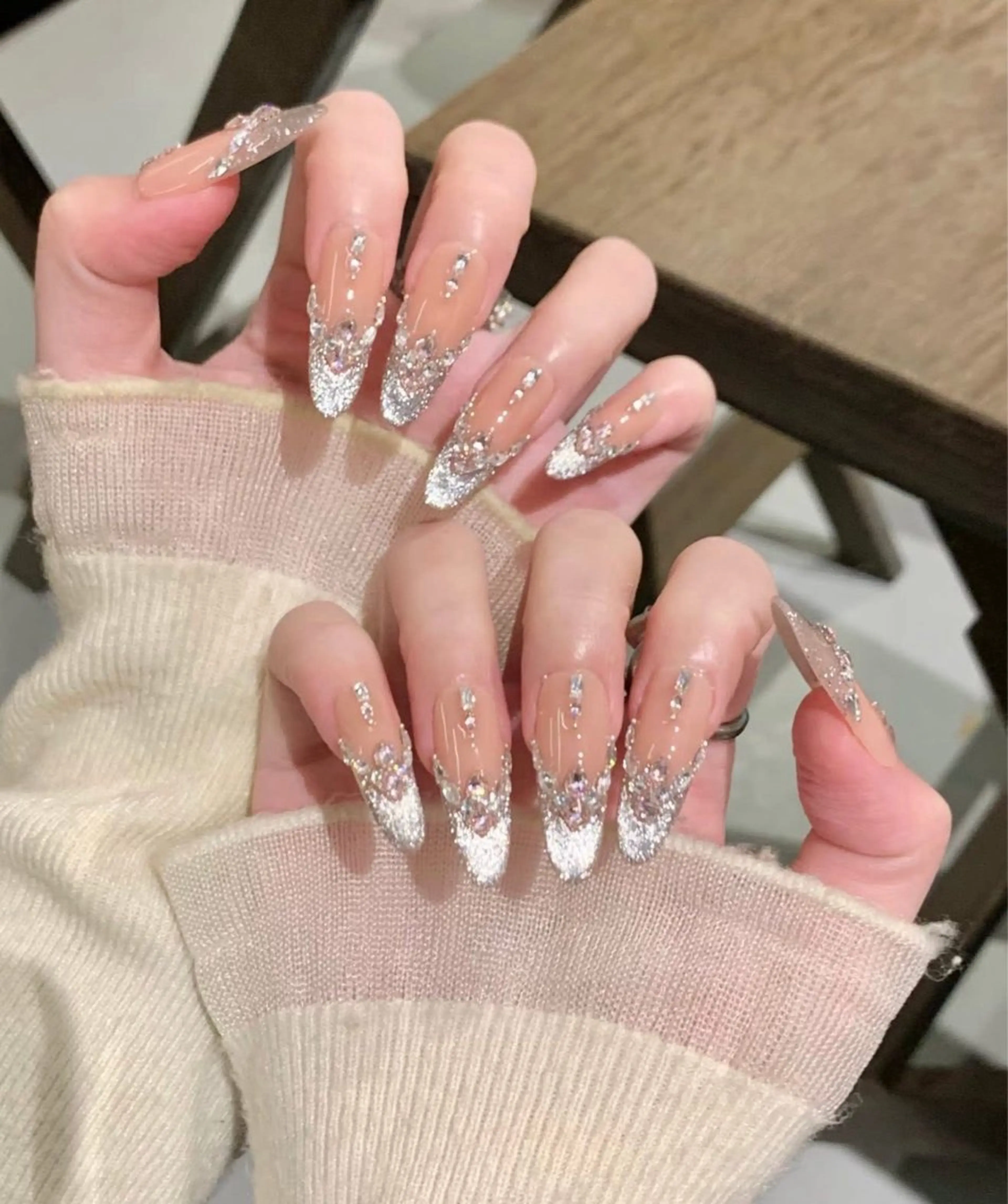 ネイル チークネイル フレンチネイル グラデーション キラキラネイル 韓国ネイル ハンドネイル Minette nailHuongのネイルデザイン