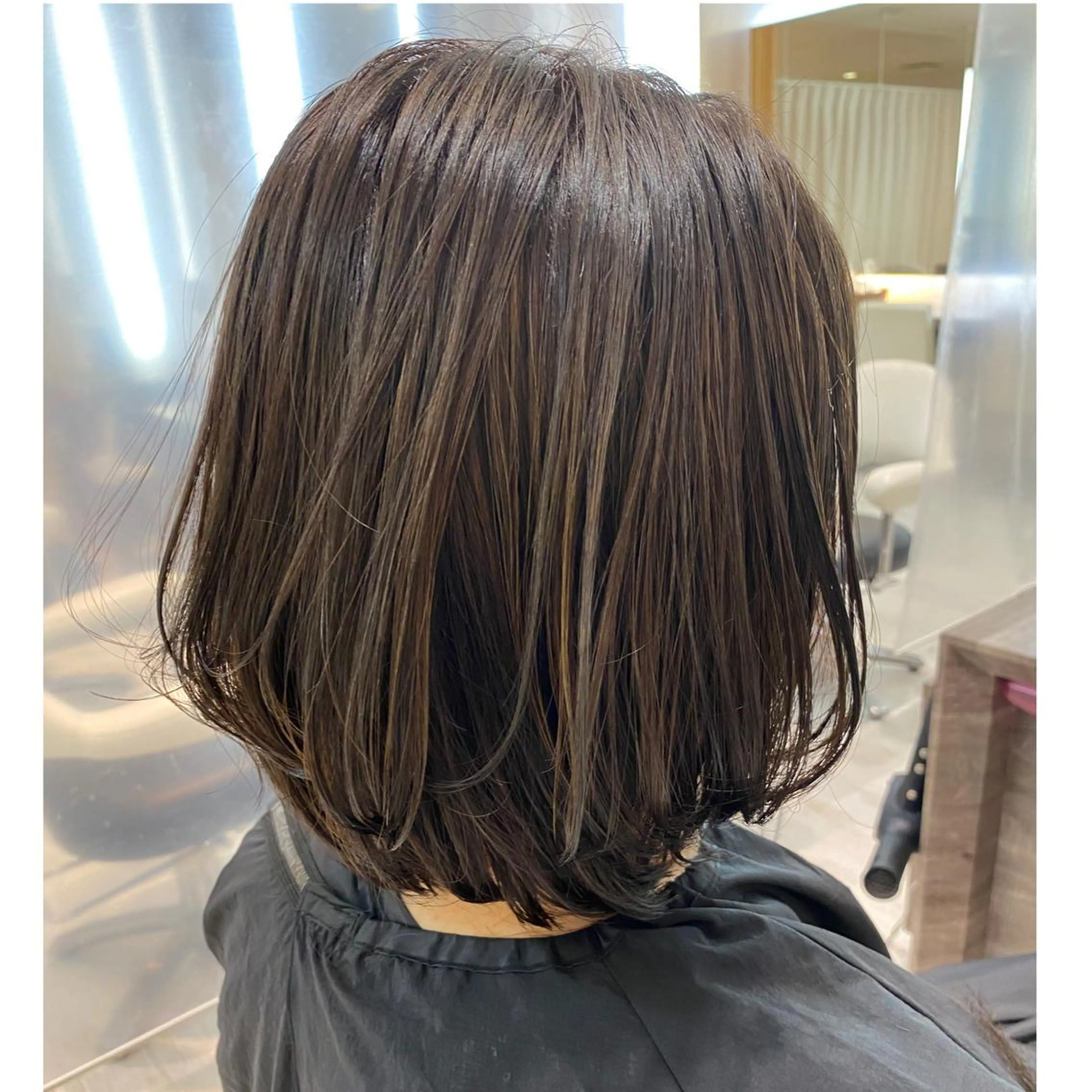 ミディアム カラー 小顔レイヤー/ ベージュ🤍Rieのヘアスタイル