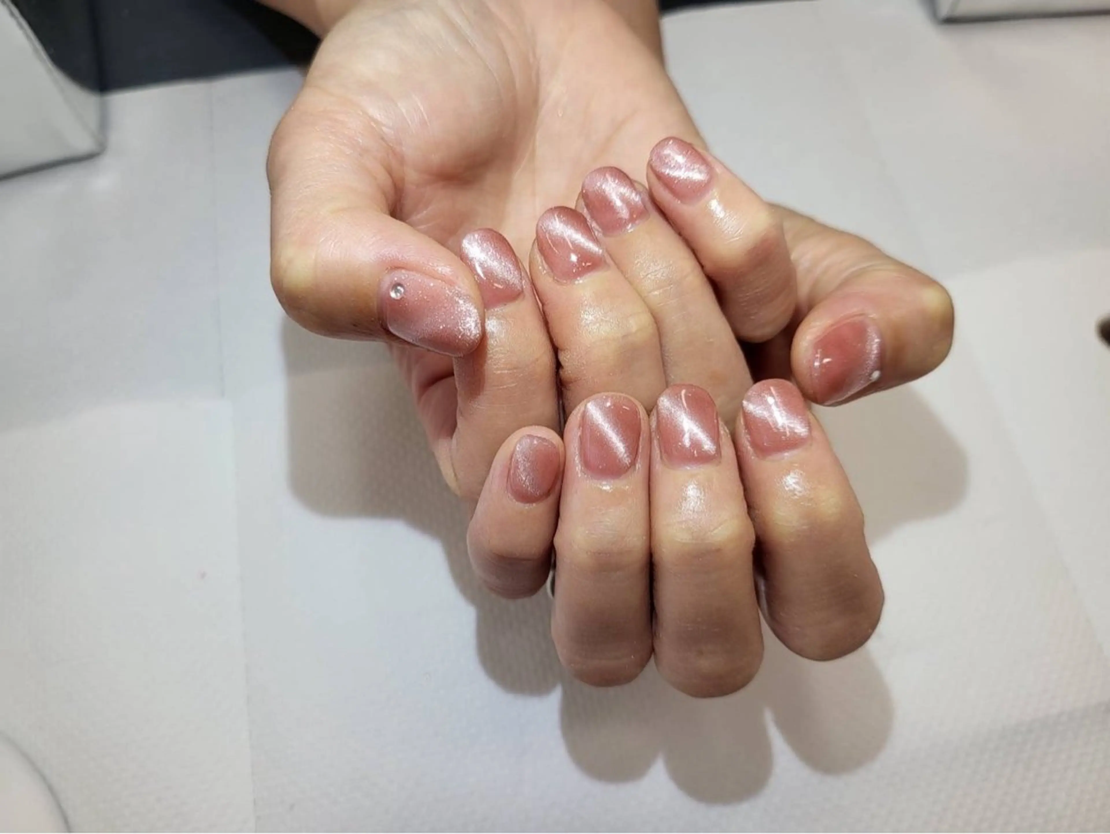 ネイル キラキラネイル ピンク ショートネイル ハンドネイル ハンドケア 心斎橋Salon Epokkuのネイルデザイン