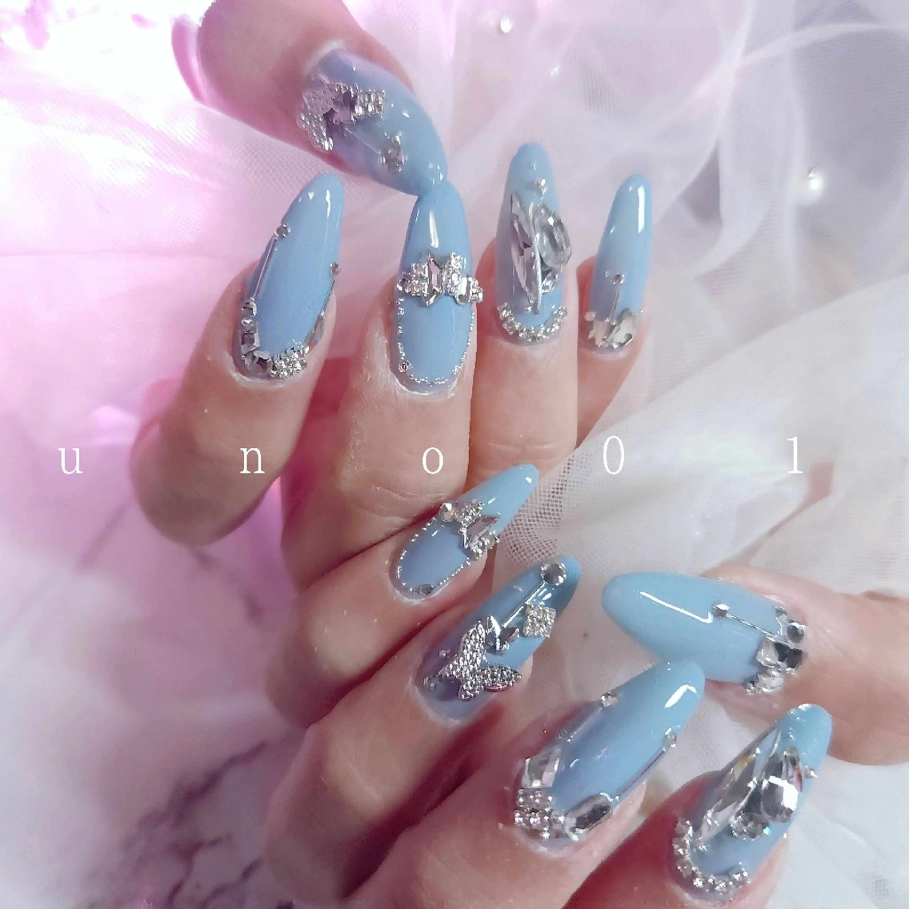 ネイル アートネイル ハンドネイル 梅田🦄中崎町🩵 u n o 0 1のネイルデザイン