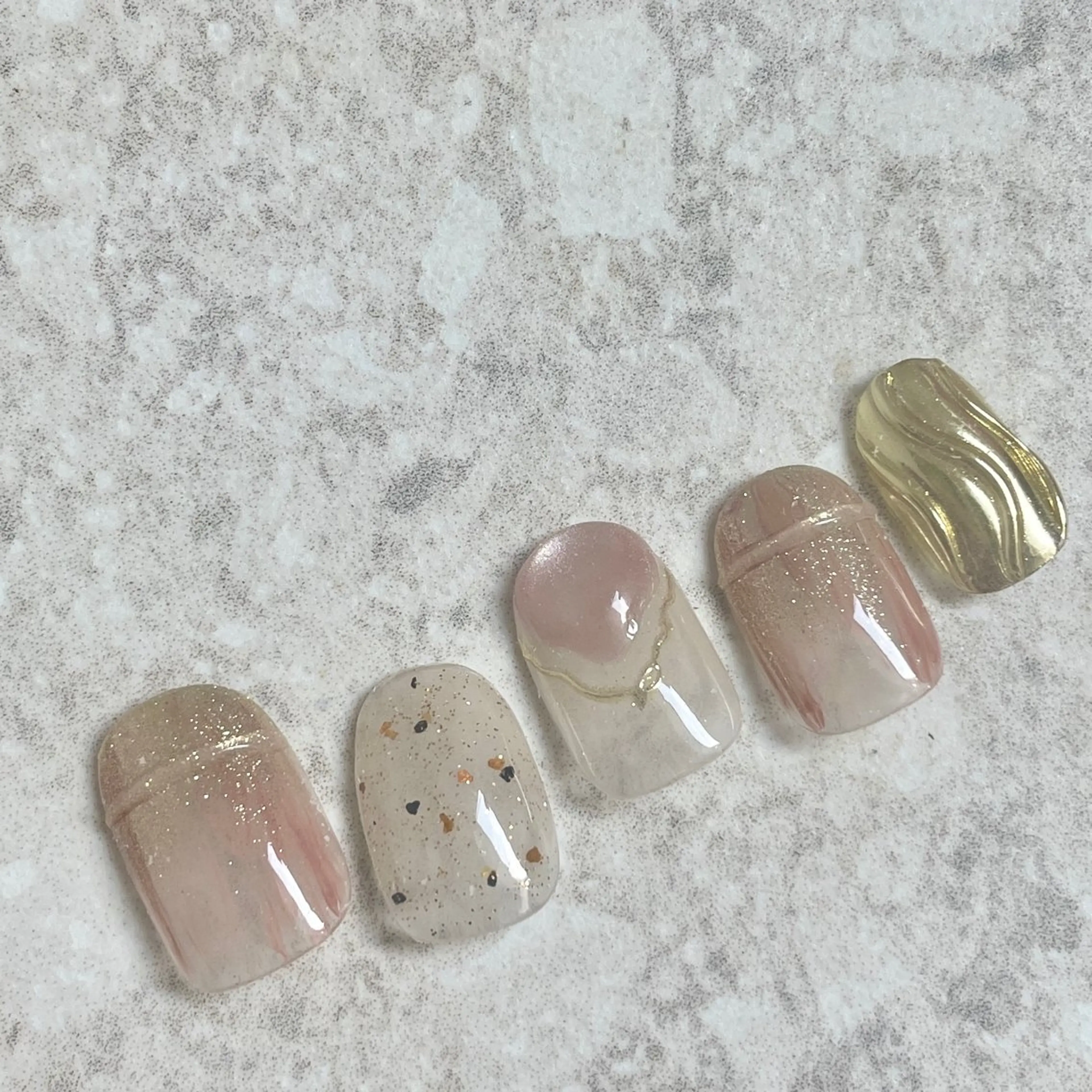 ネイル ジェルネイル 氷ネイル・うるうるネイル 韓国ネイル マグネットネイル ミラーネイル ハンドネイル 園田 ソノダのネイルデザイン