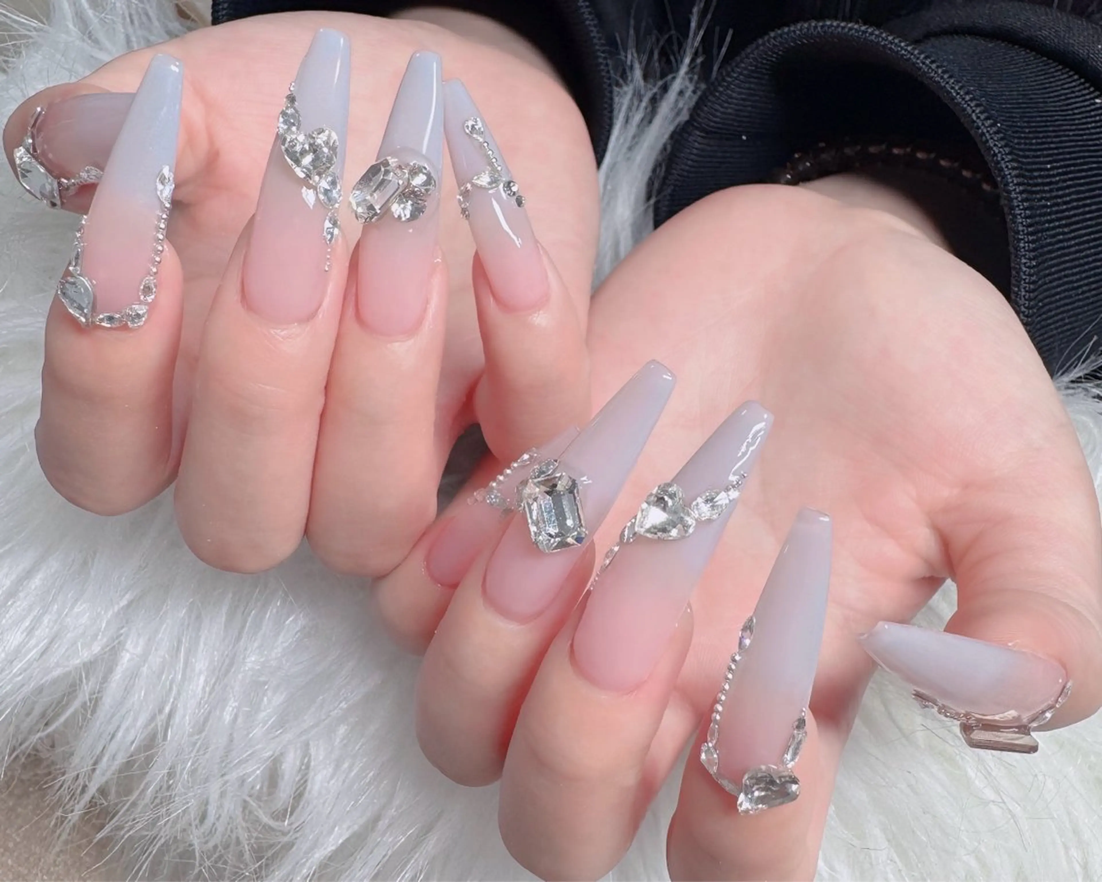 ネイル オーロラネイル フレンチネイル ジェルネイル ハロウィン キラキラネイル ハンドネイル H.baby Nail Salonのネイルデザイン