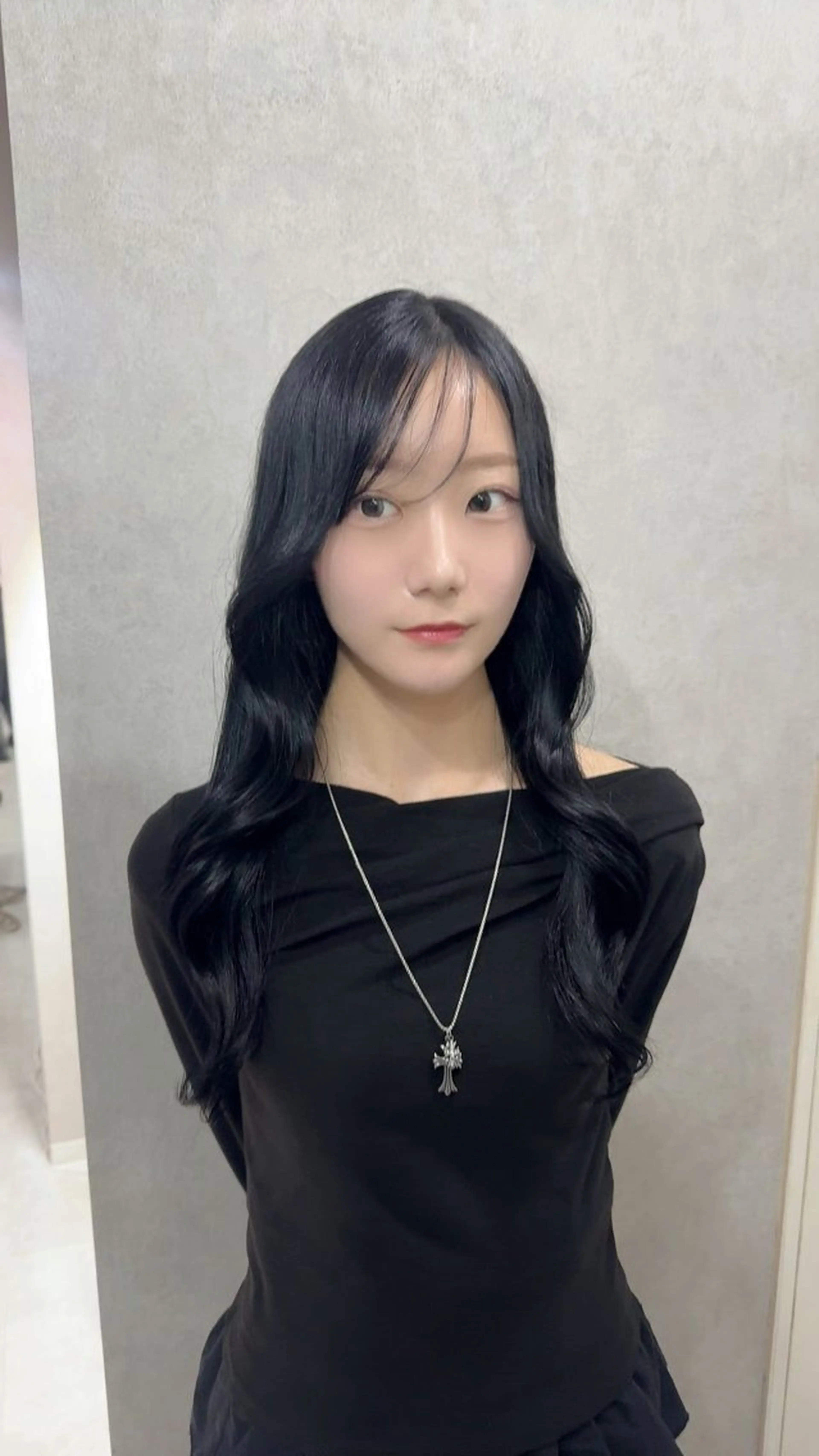 ロング カラー アッシュ アッシュブラウン ベージュカラー 黒髪 ブリーチ ヘアカラー トリートメント 赤み無し柔らかカラー 【梅田】madokaのヘアスタイル