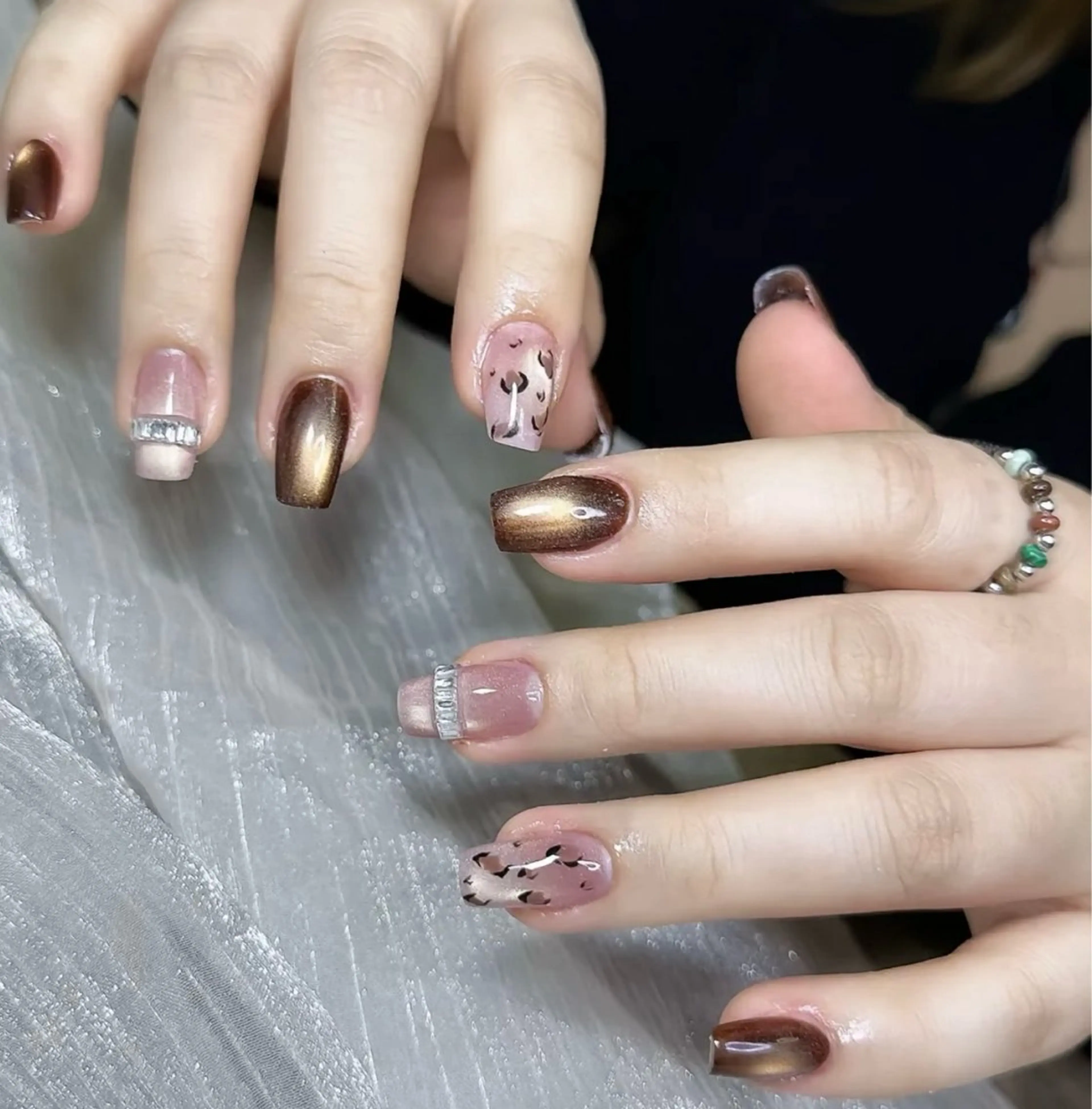 ネイル 長さ出し フットネイル ジェルネイル 韓国ネイル マグネットネイル ハンドネイル YMT NailStudioのネイルデザイン