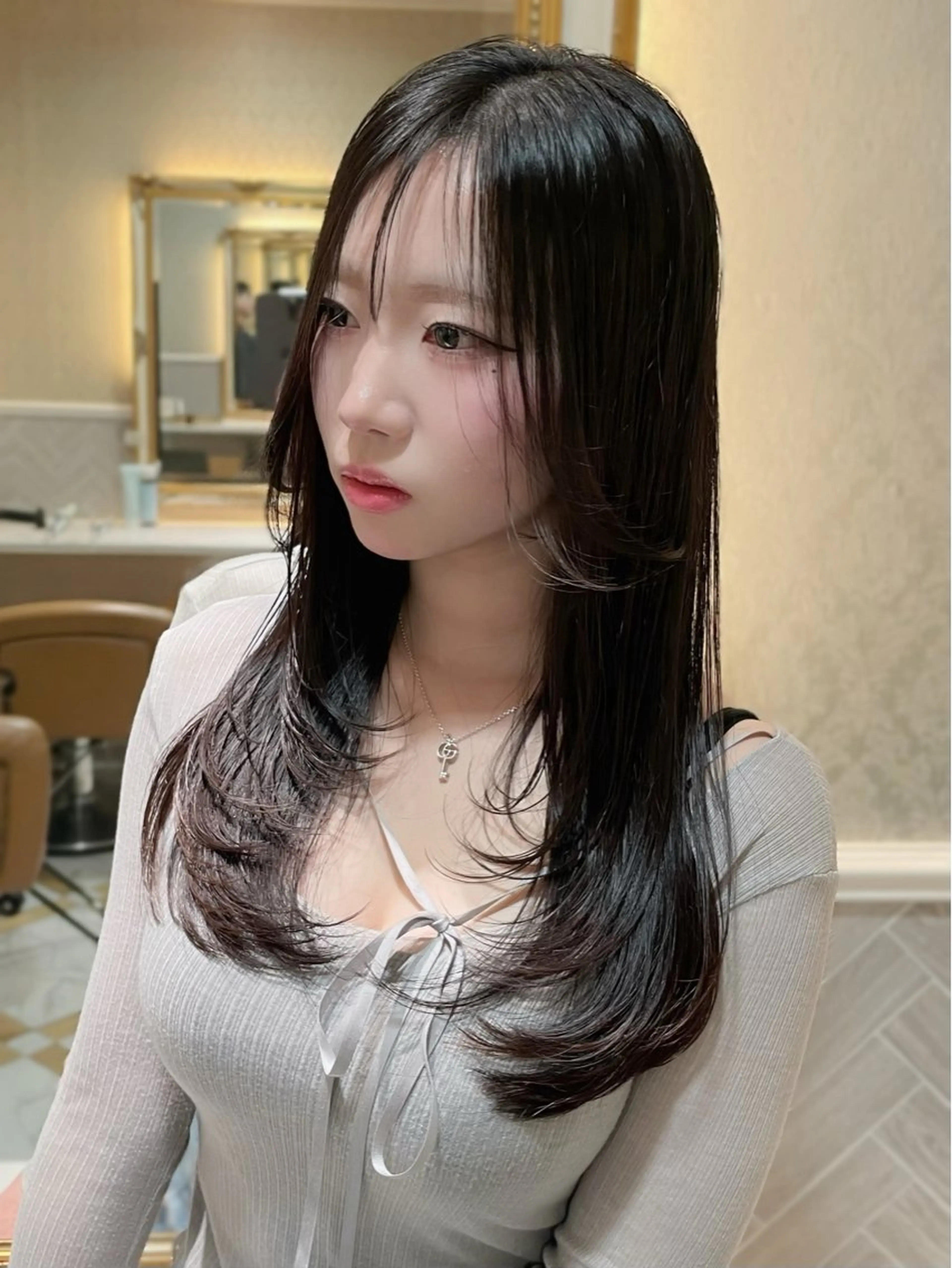 ロング 髪質改善 韓国風ヘア レイヤーカット ロング 縮毛矯正 カット ヘアカラー トリートメント 美髪縮毛矯正🤍 髪質改善/Shinaのヘアスタイル