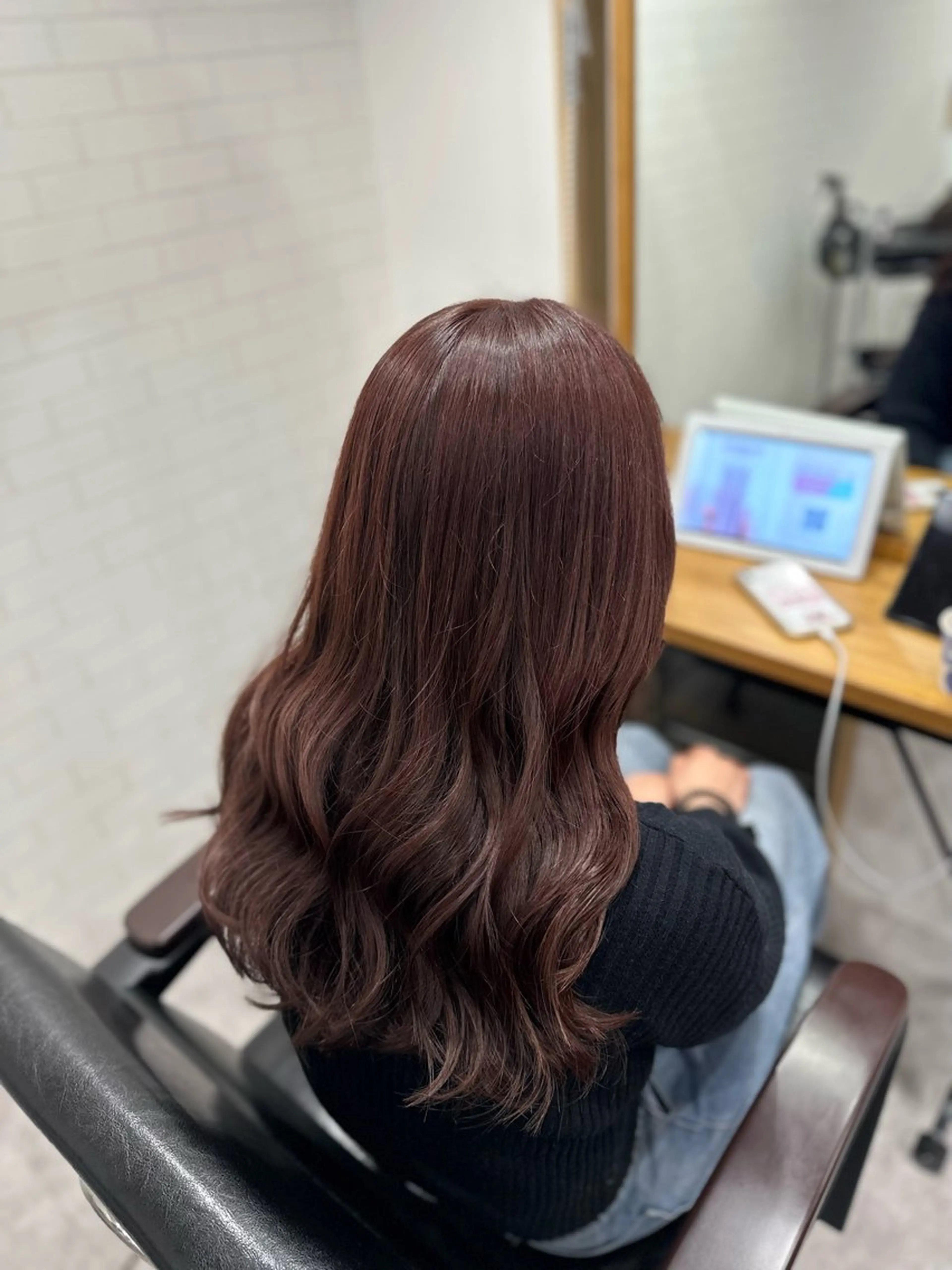 ロング カラー ブリーチ ブラウンカラー ブリーチなしカラー ピンクカラー ピンクブラウン カット ヘアカラー ハイトーン&透明感 カラー☘️片山優陽のヘアスタイル