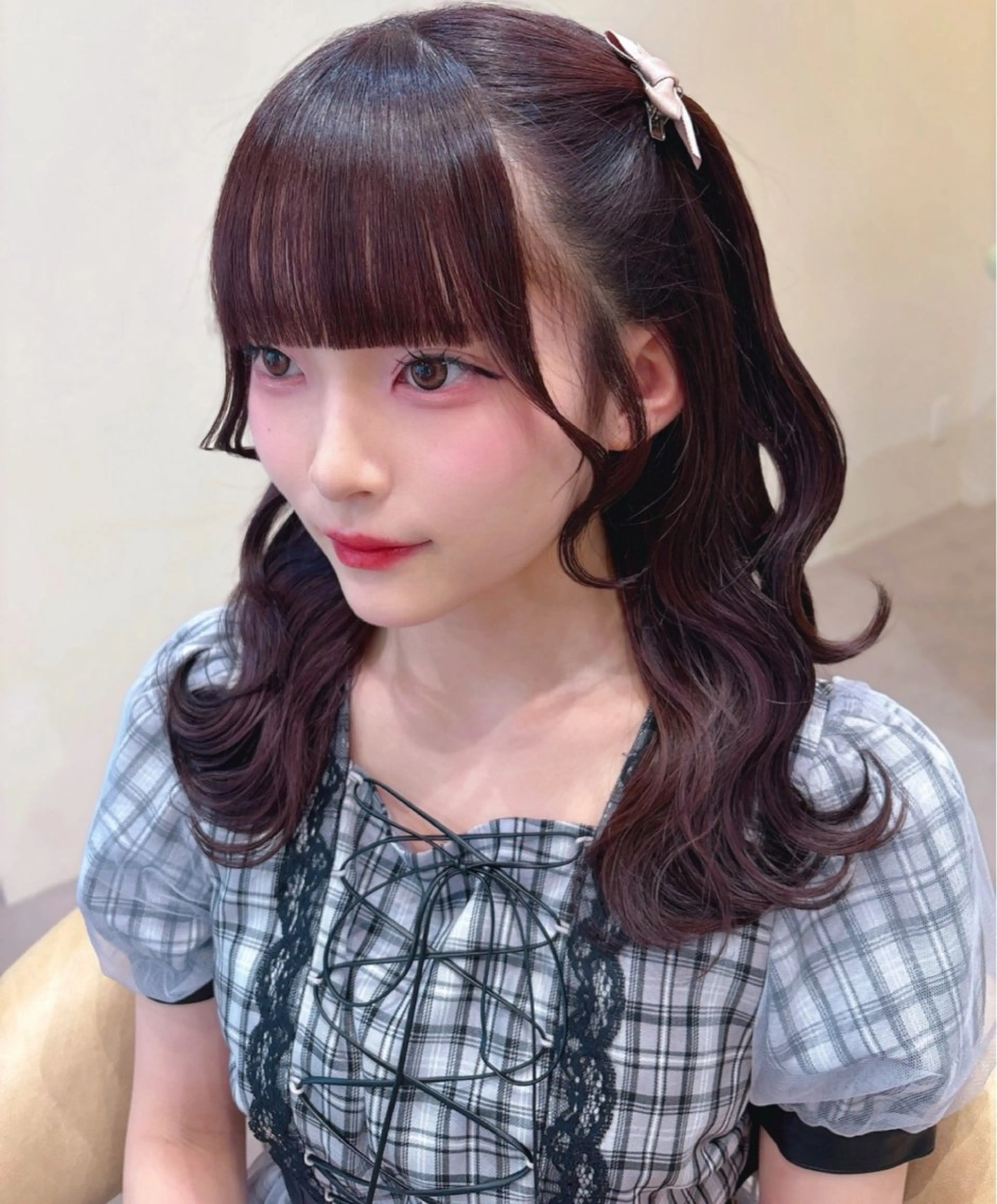 ミディアム カラー ヘアアレンジ カシス グレージュ 顔周りカット カット ヘアカラー トリートメント 艶暗髪 ピンクカラー 似合わせカット 栄のヘアスタイル