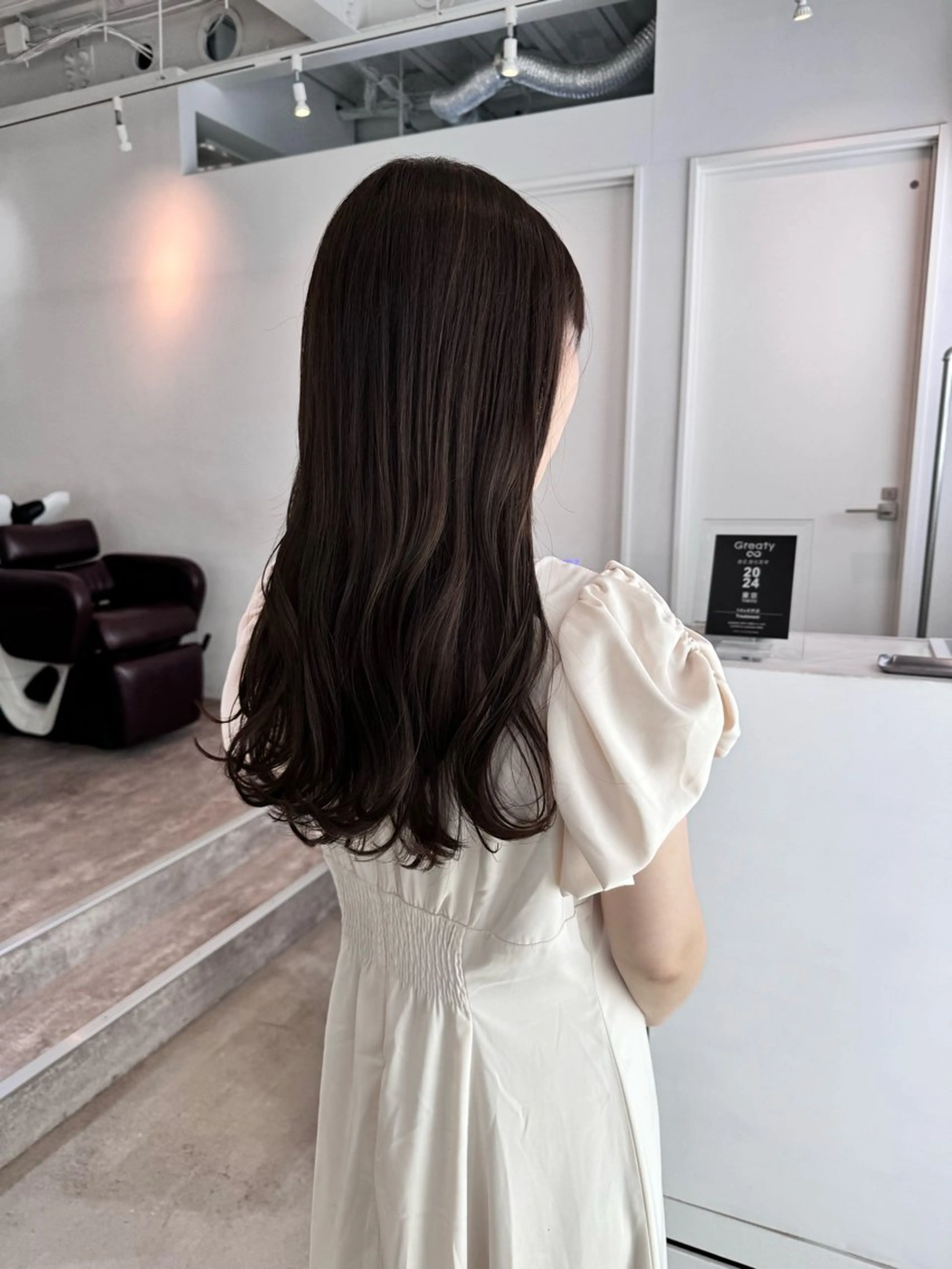 ロング カラー 松坂 真衣のヘアスタイル