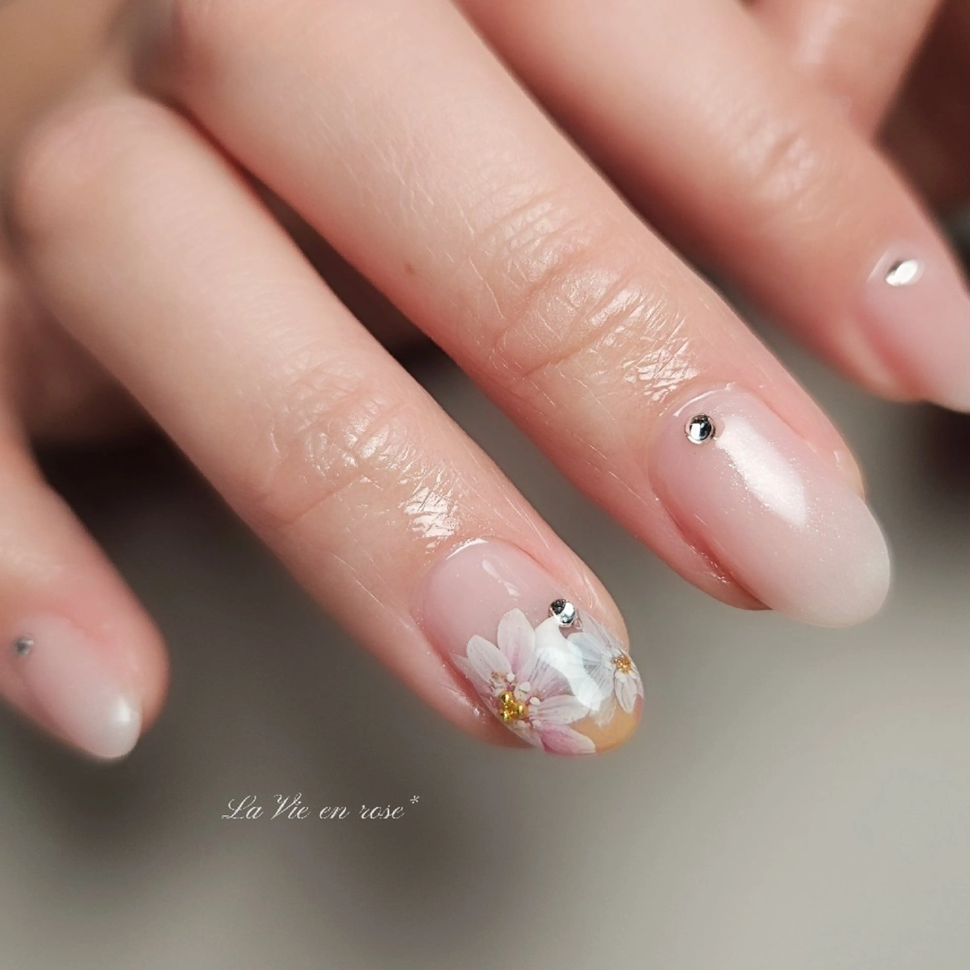 ネイル フラワーネイル ラヴィアン ローズのネイルデザイン