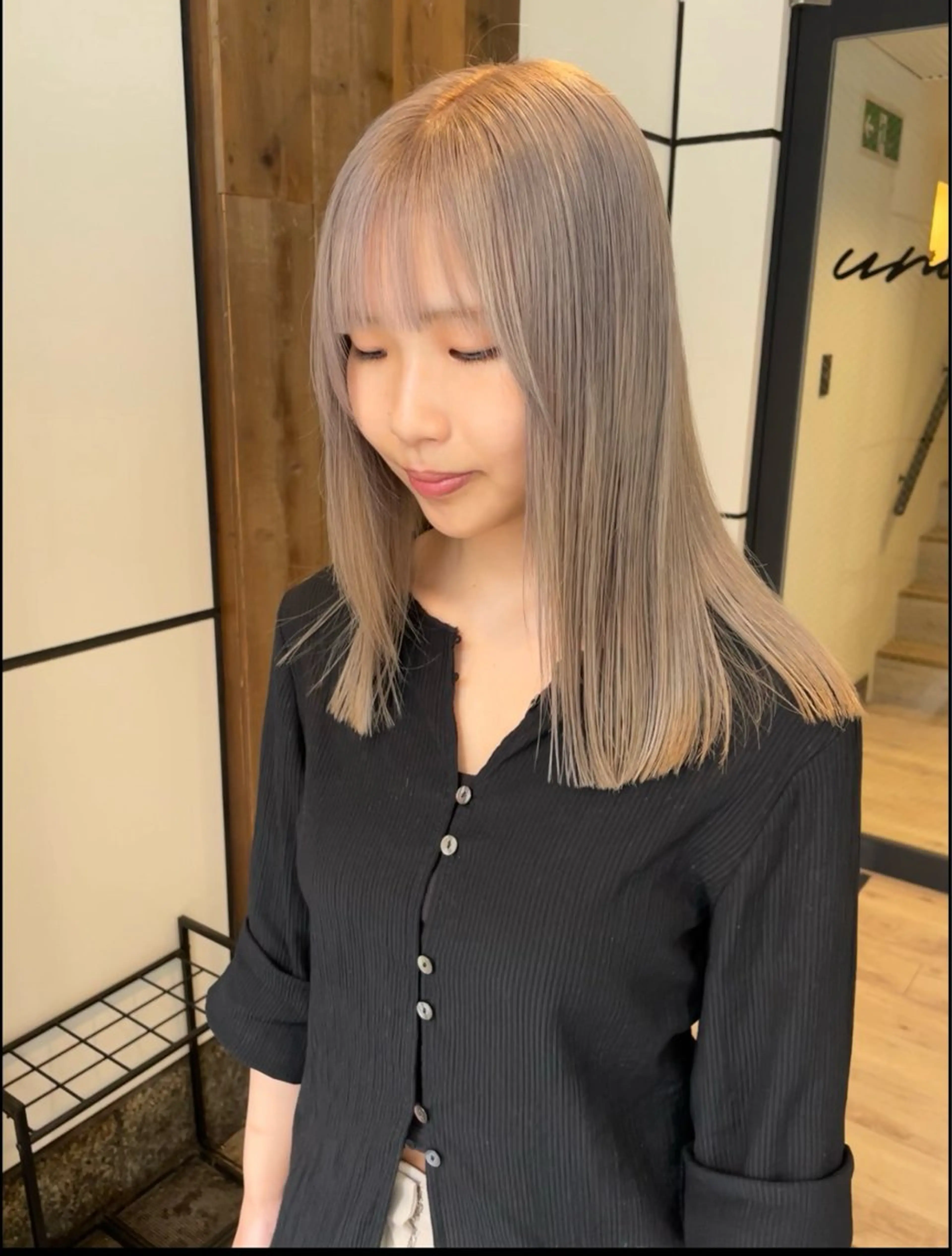ロング カラー ブリーチ グレージュ カット ヘアカラー トリートメント 渋谷 留菜のヘアスタイル