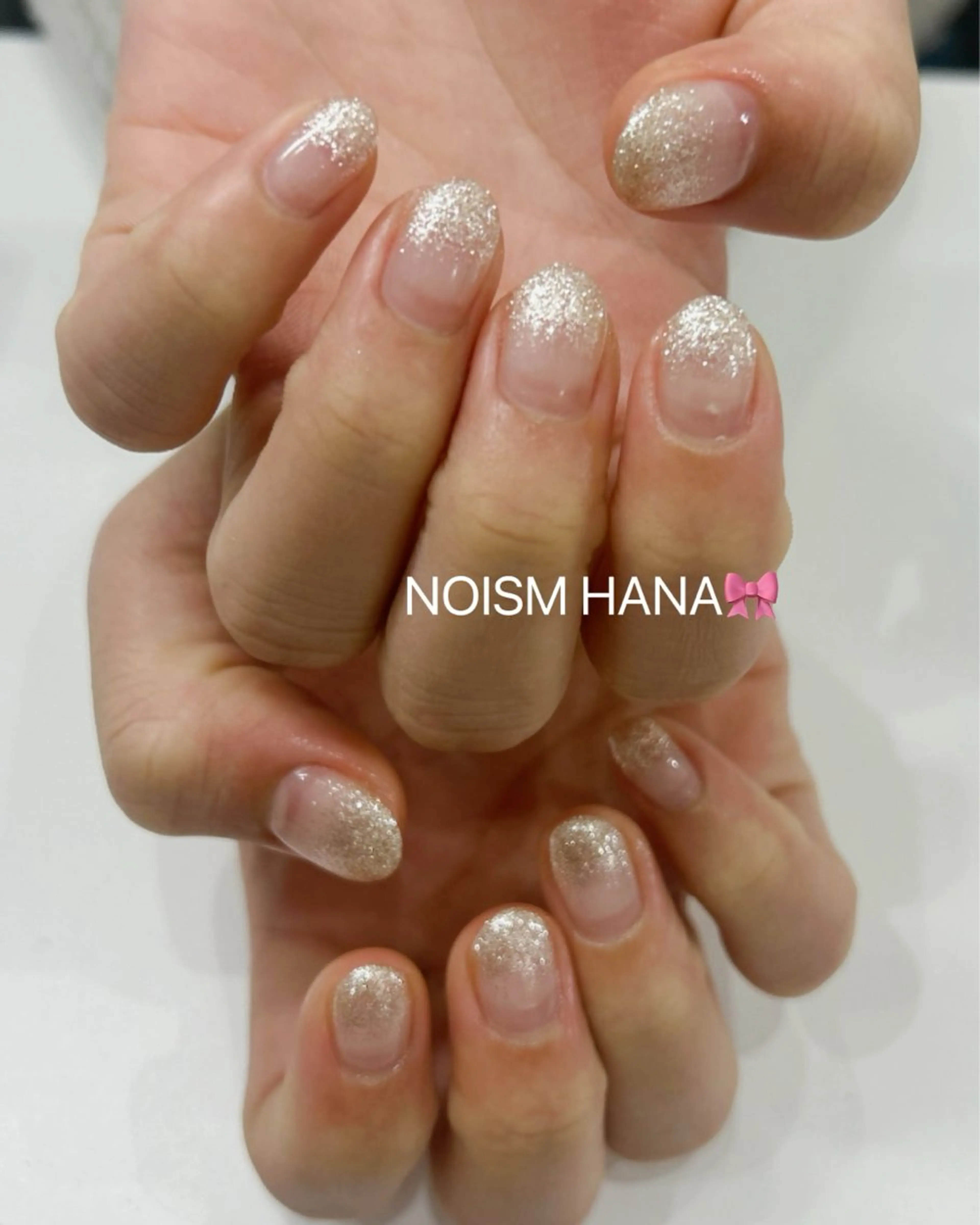 ネイル グラデーション キラキラネイル 韓国ネイル マグネットネイル ニュアンスネイル ハンドネイル 🎀大人nail /NOISMはな🎀のネイルデザイン