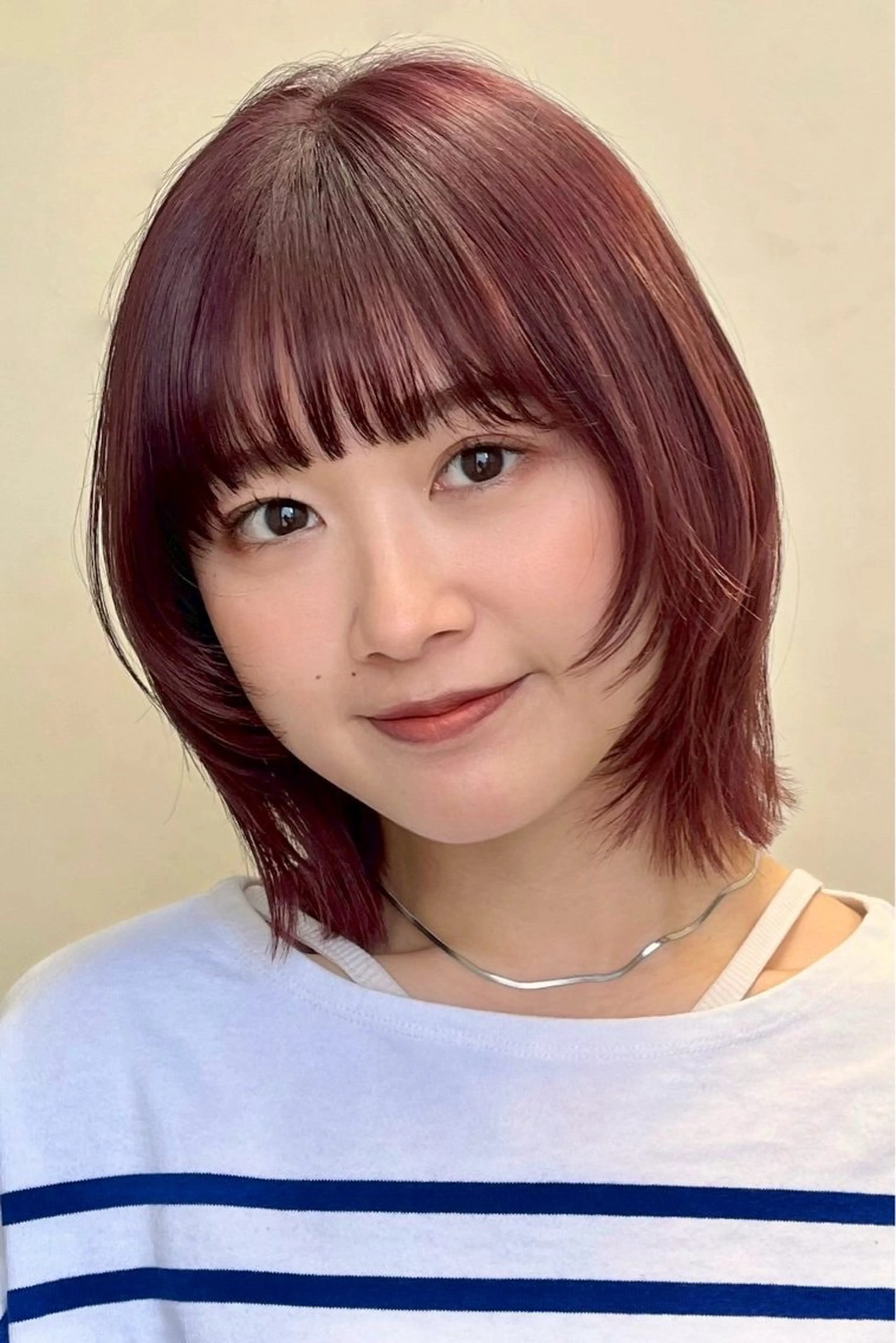 ミディアム カラー ボブレイヤー レッドカラー ボブ 顔まわりレイヤー レイヤーカット あやめ【顔まわり/レ イヤー/柔らかカラ】のヘアスタイル