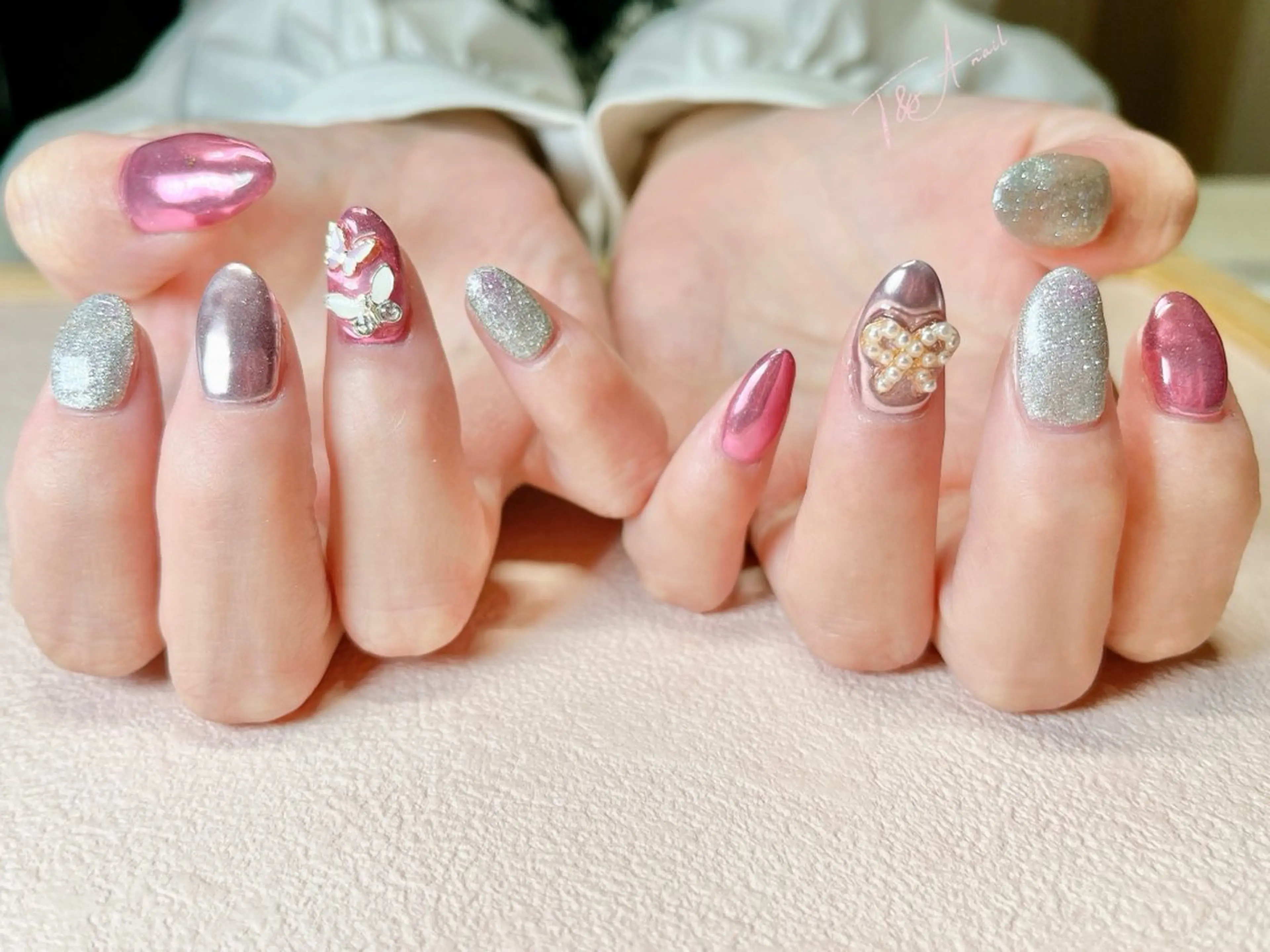 ネイル 長さ出し ジェルネイル ミラーネイル ピンク リボン ハンドネイル T&A nailのネイルデザイン