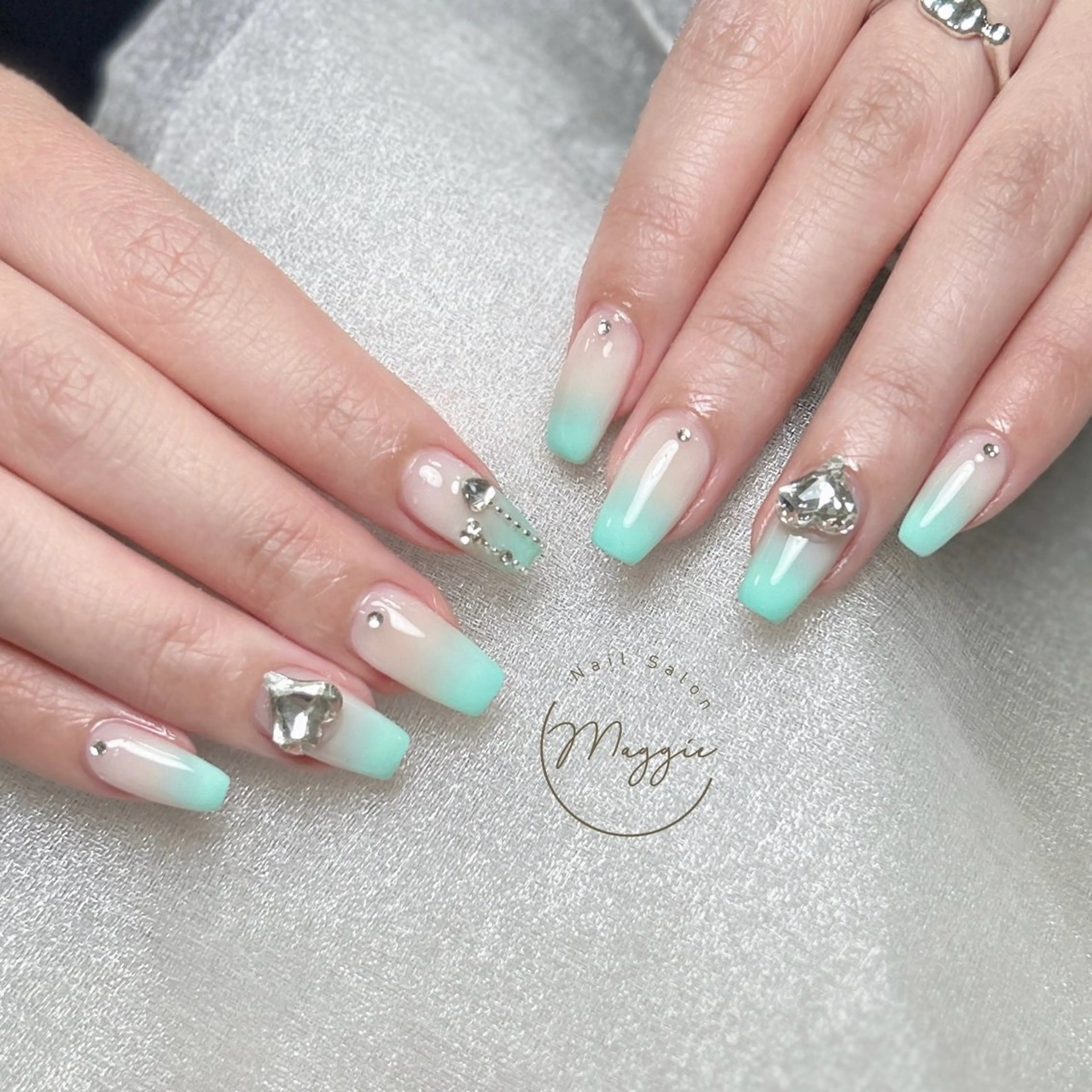 ネイル Maggie Nail🦩のネイルデザイン
