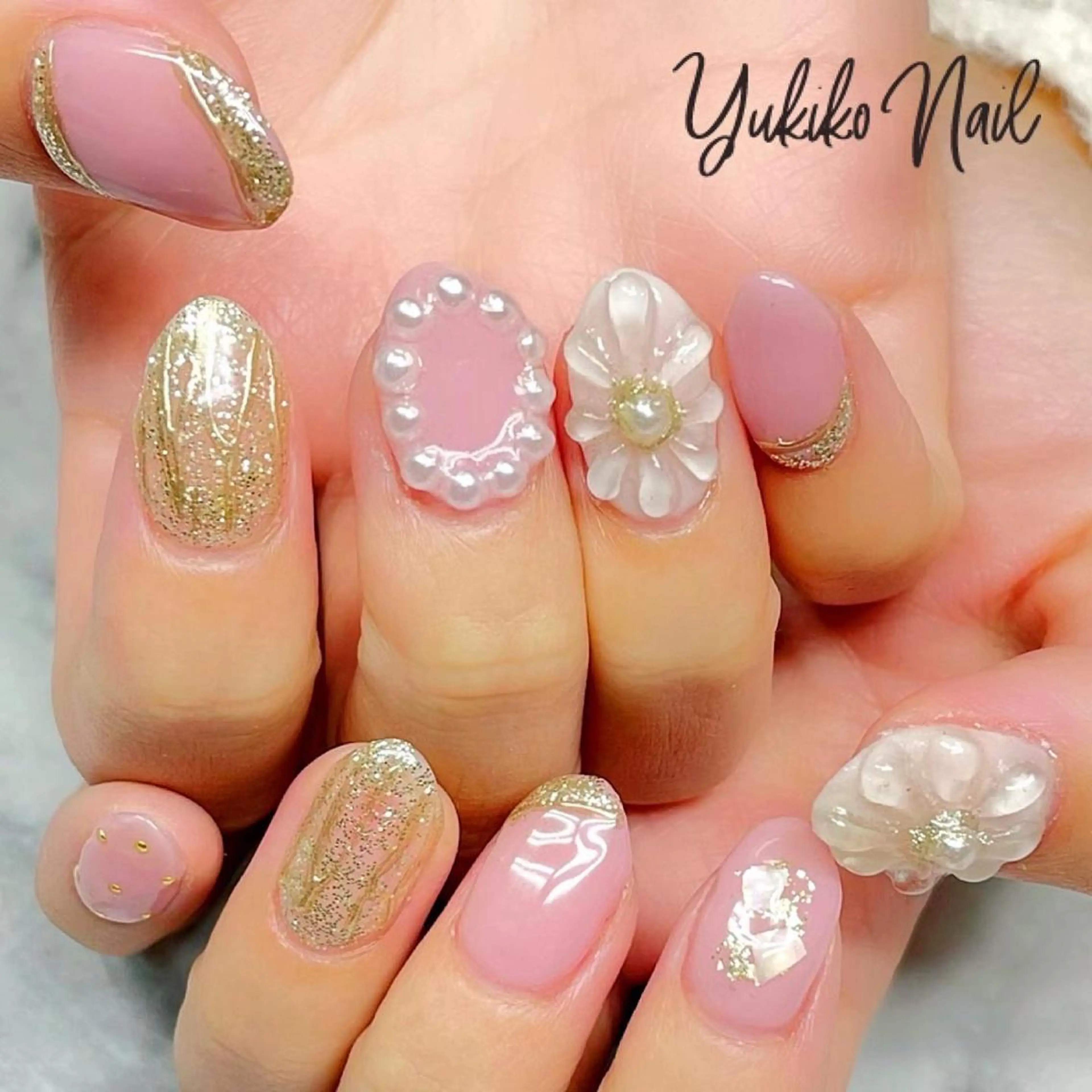 ネイル フラワーネイル ガーリー 持ち込み ぷっくりネイル ハンドネイル ユキコ ネイルのネイルデザイン