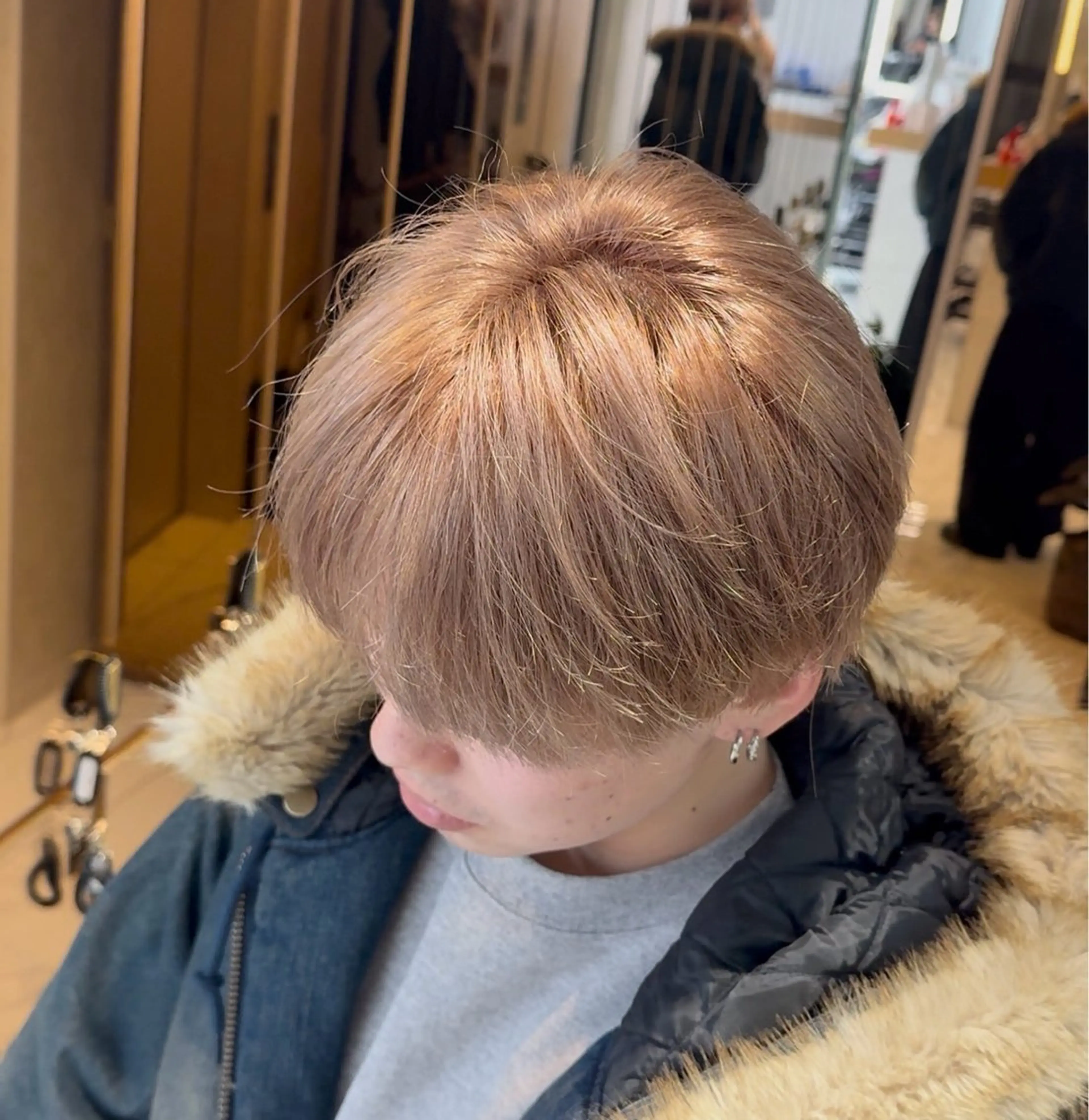 カラー ベージュカラー ミルクティーベージュ バレイヤージュ ／ ユウイのヘアスタイル