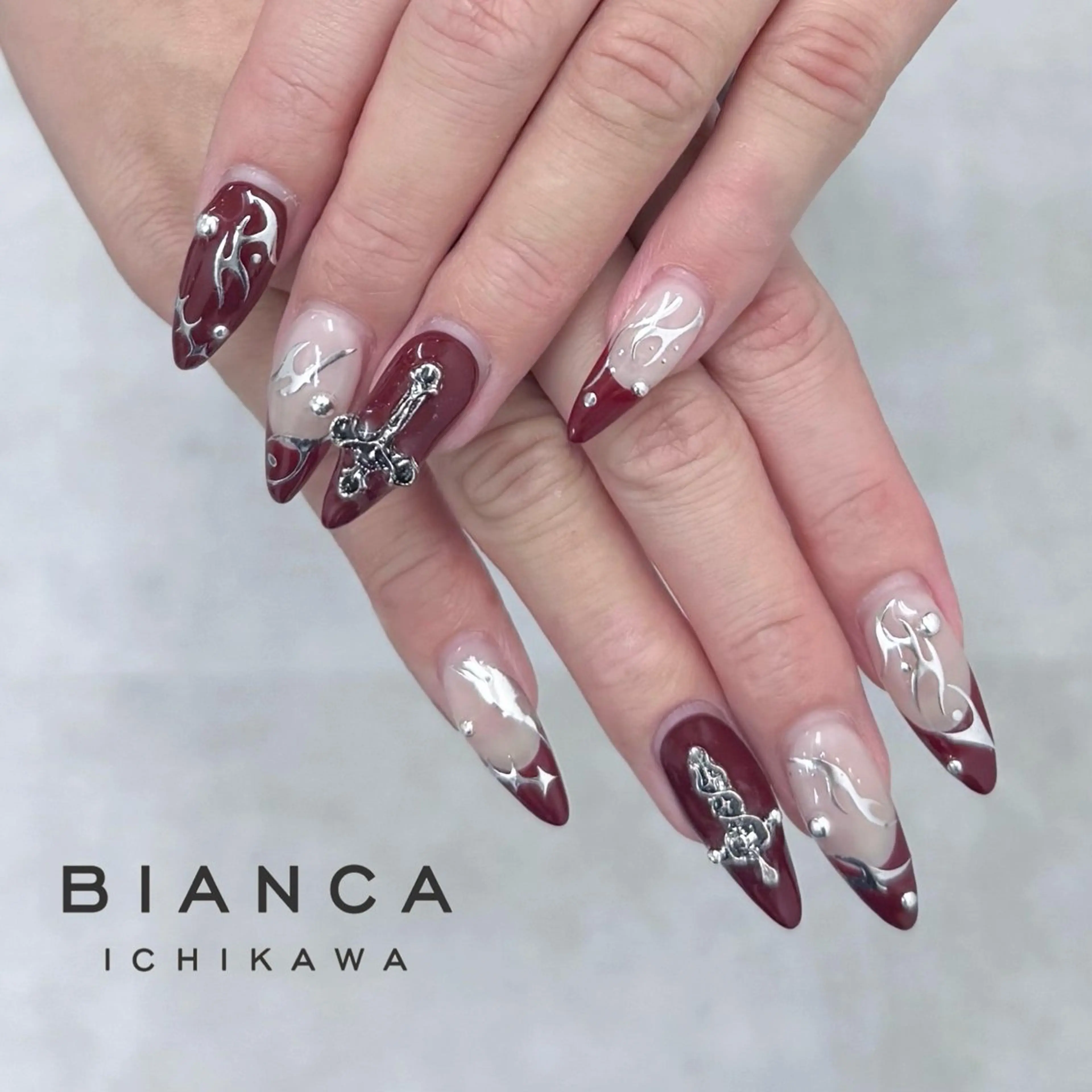 ネイル Bianca 石井🎀のネイルデザイン