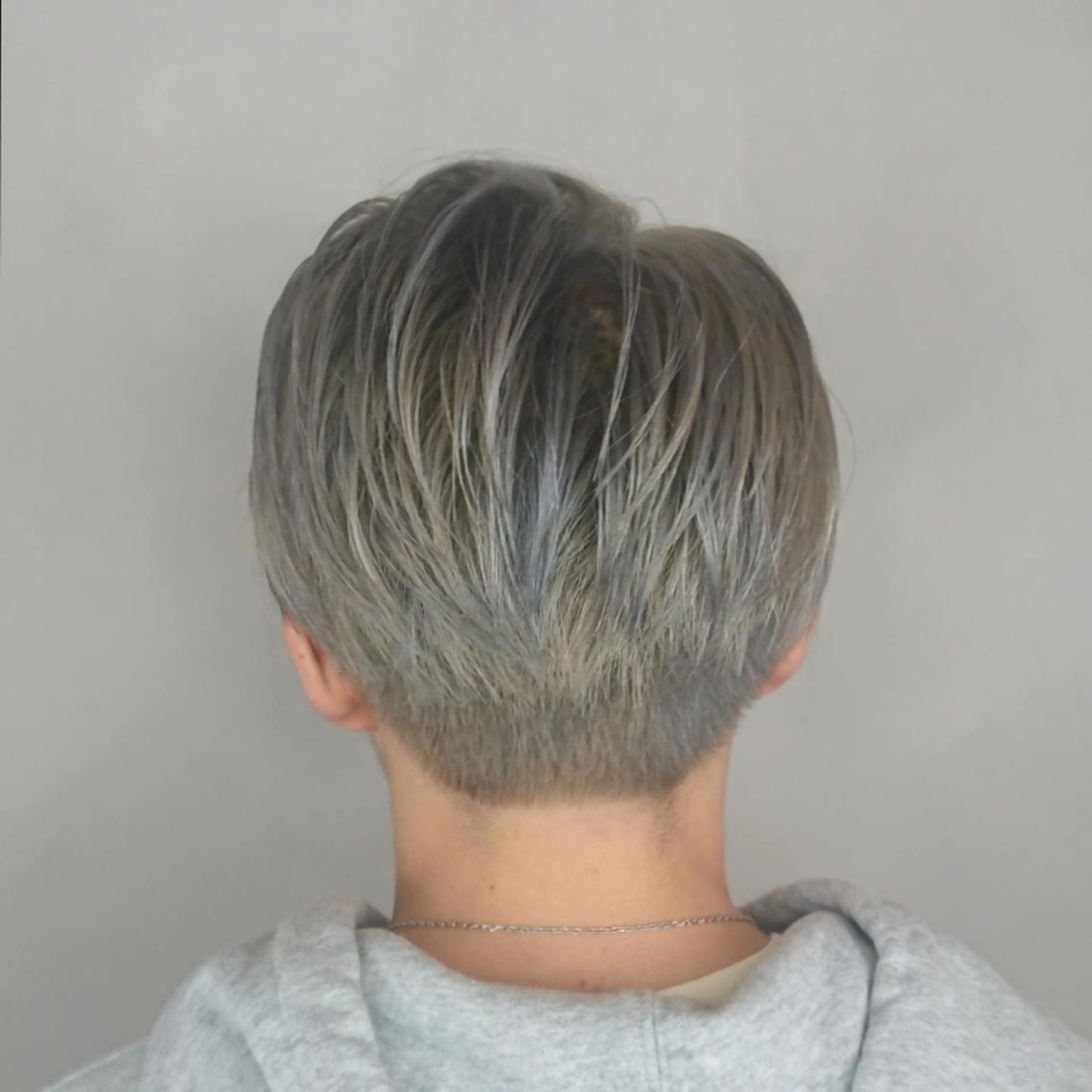 ショート カラー メンズ ブロンド シルバー 田邉 俊和のヘアスタイル