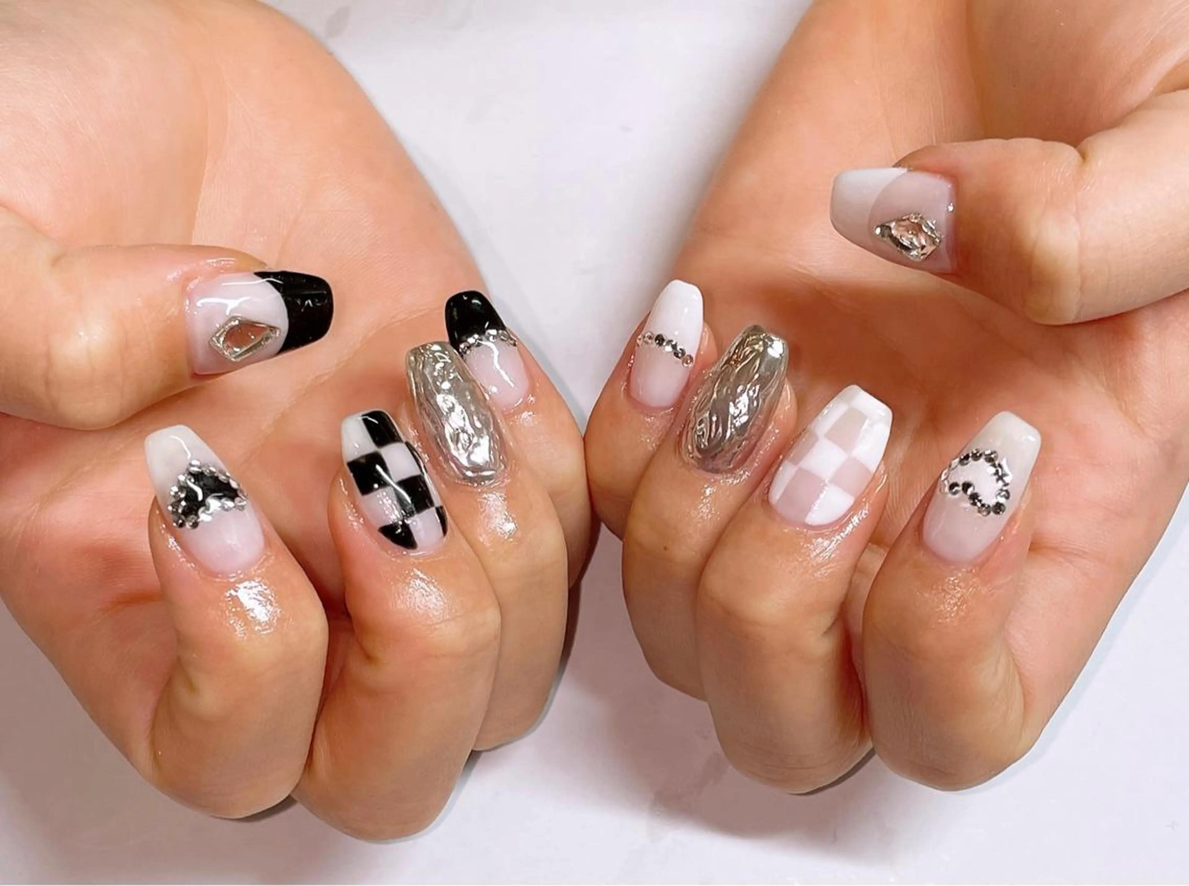 ネイル ハンドネイル VIERU 🌈🎀💖のネイルデザイン