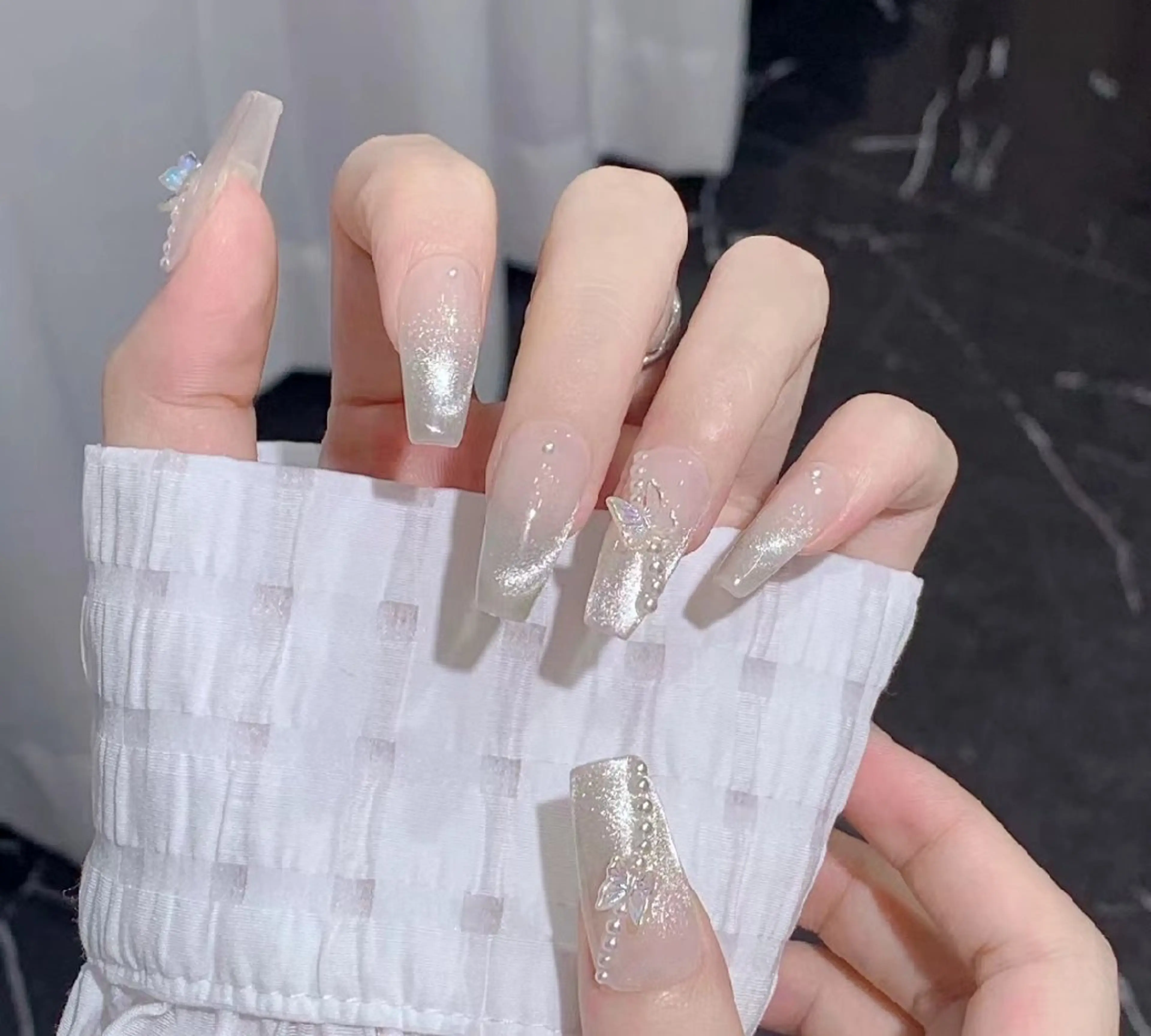 シンプルデザイン+チップ長さだし+付け放題の写真