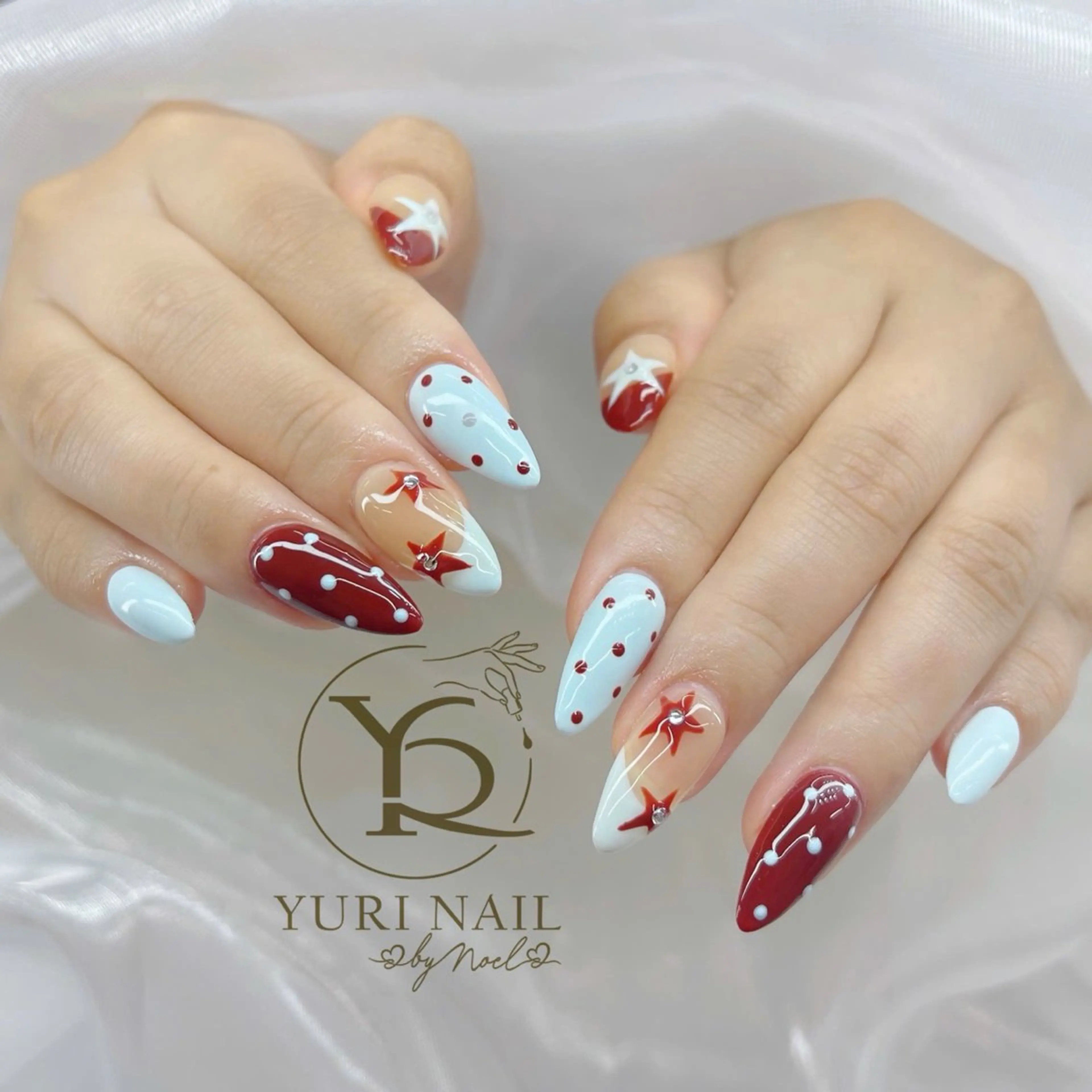 ネイル チークネイル ジェルネイル キラキラネイル マグネットネイル ミラーネイル ハンドネイル フットネイル ハンドケア YURI Nail Funabashiのネイルデザイン