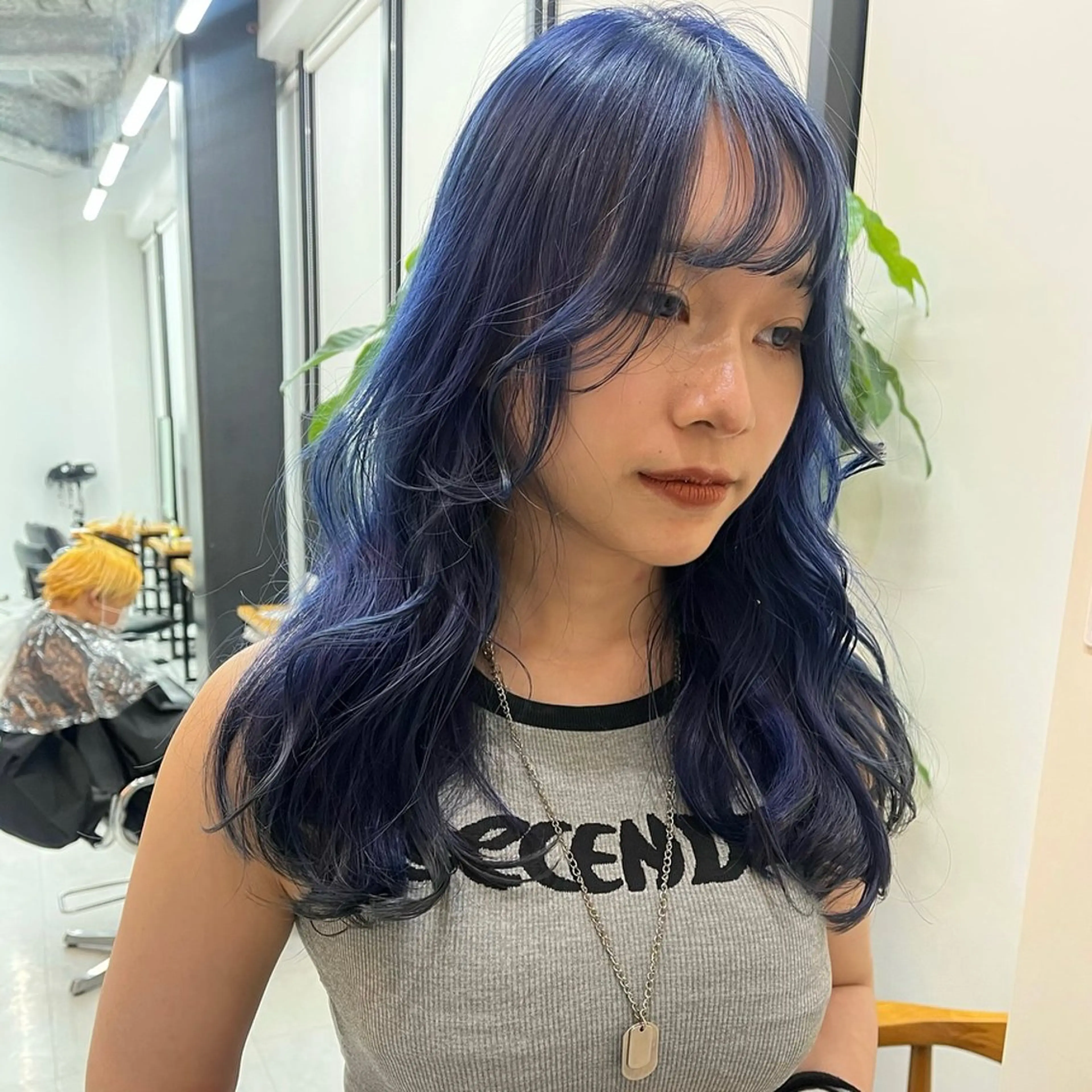 ロング カラー ブリーチ ブルーカラー ネイビーカラー ボブハイトーン🦖 デザインMAMIのヘアスタイル