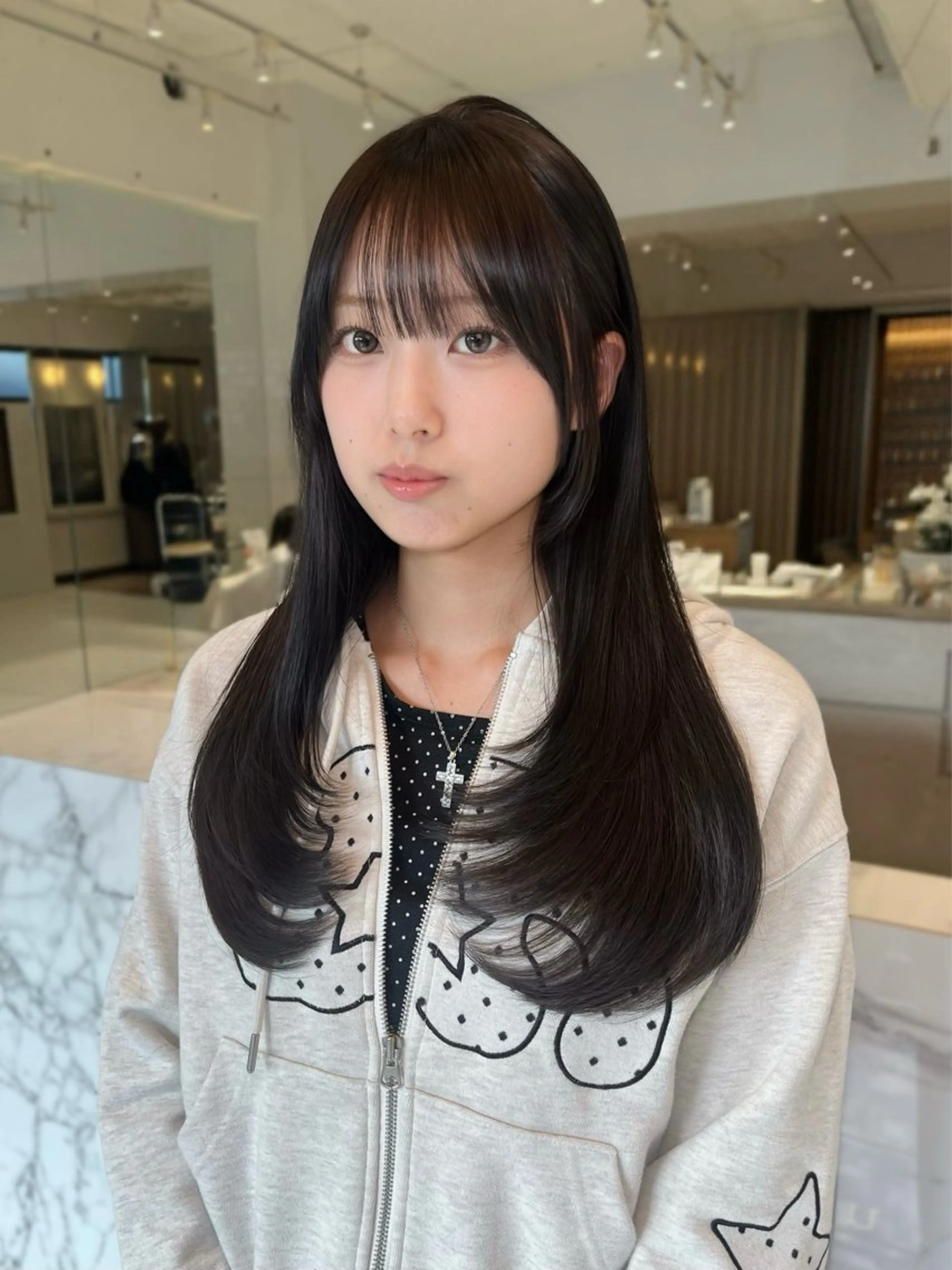 ロング レイヤーカット カット ヘアカラー haruna .のヘアスタイル