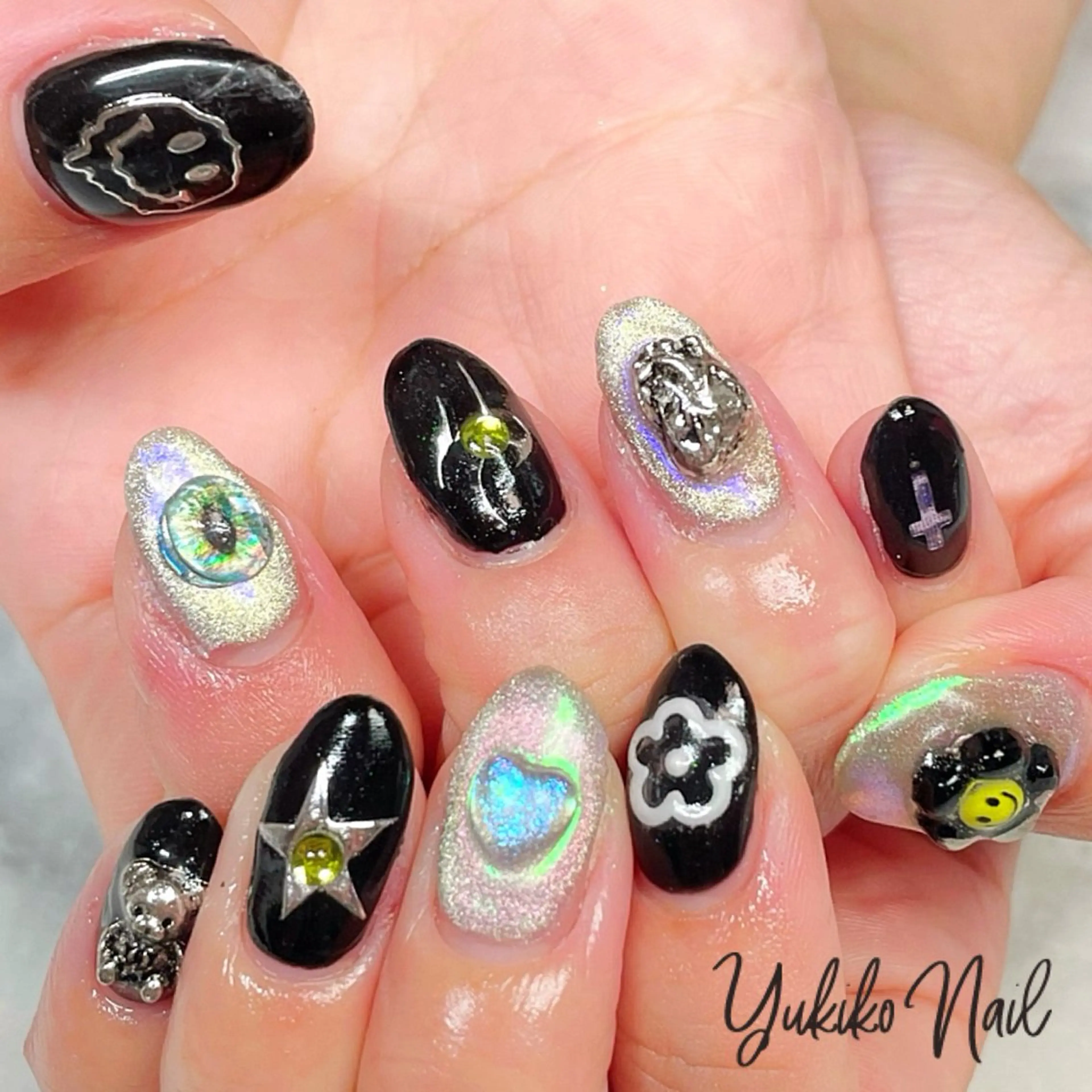 ネイル グリーン キラキラネイル マグネットネイル シルバー ハンドネイル ユキコ ネイルのネイルデザイン